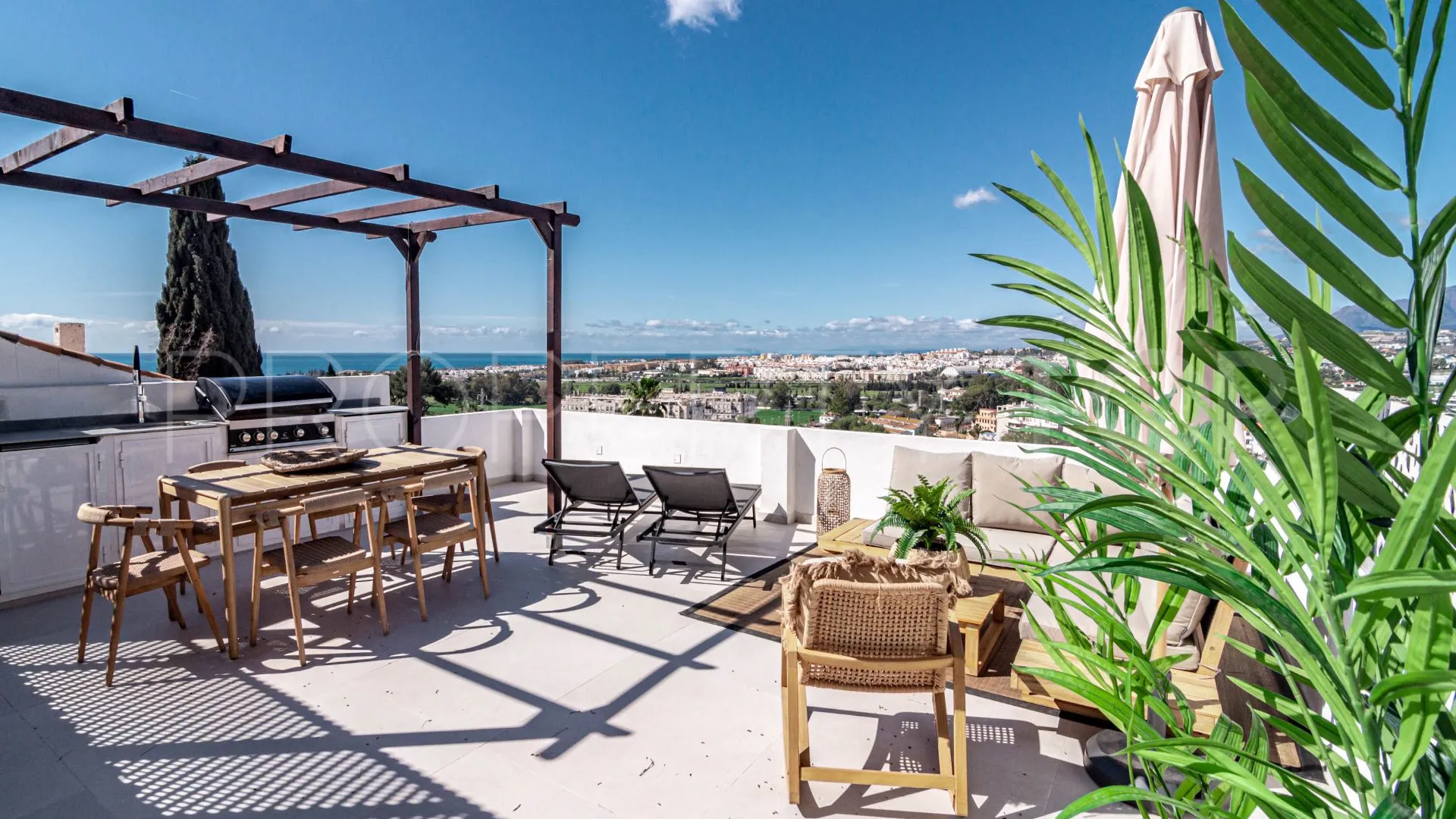Buy town house in Nueva Andalucia