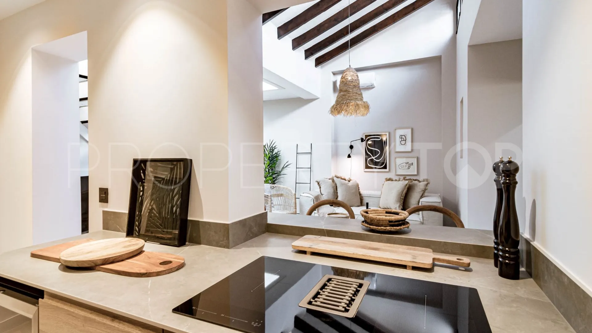 Buy town house in Nueva Andalucia