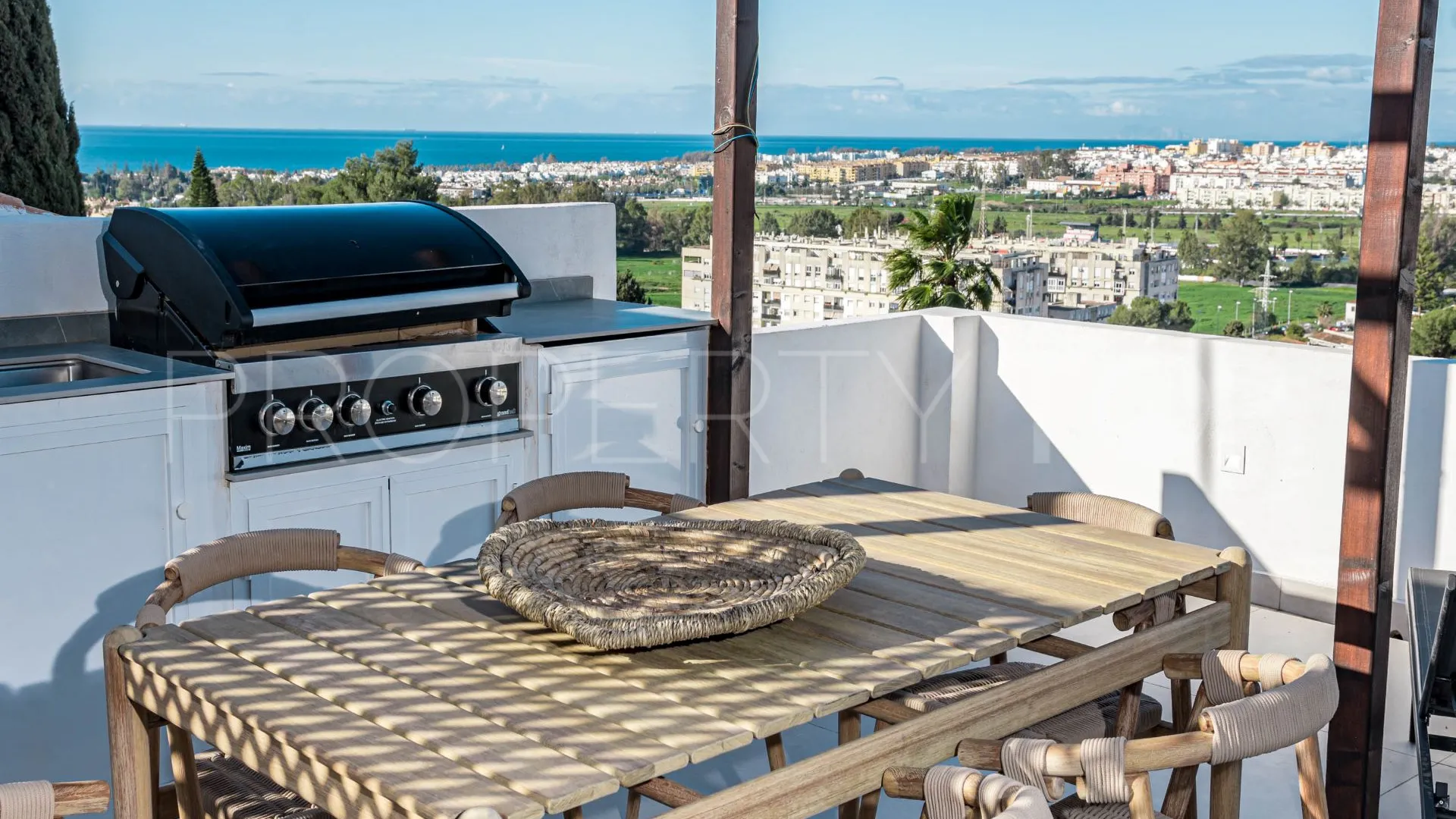 Buy town house in Nueva Andalucia