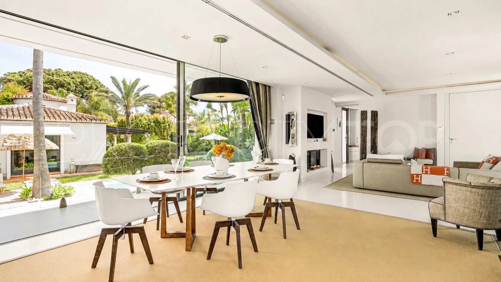 For sale house in Marbesa