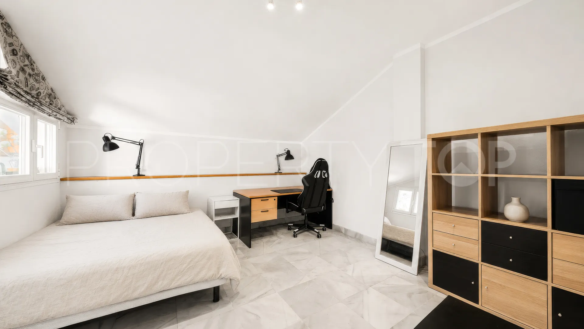 Ático en venta de 4 dormitorios en Marbella Golden Mile