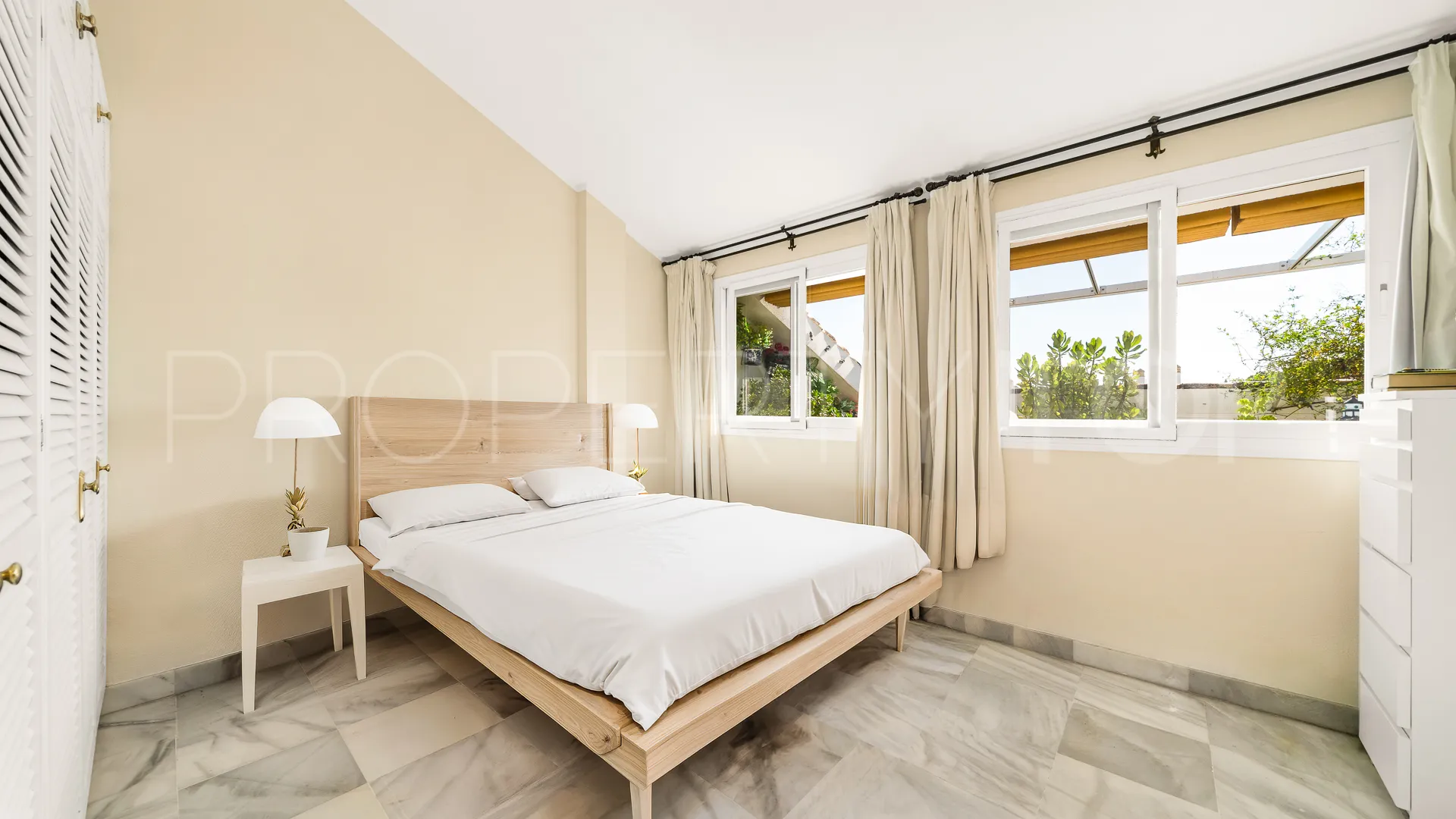Ático en venta de 4 dormitorios en Marbella Golden Mile