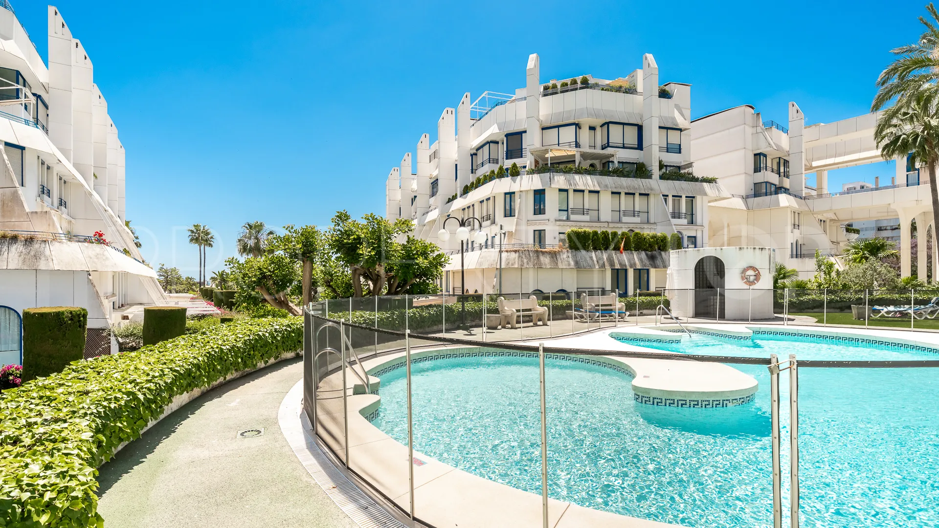 For sale 2 bedrooms duplex in Beach Side Golden Mile