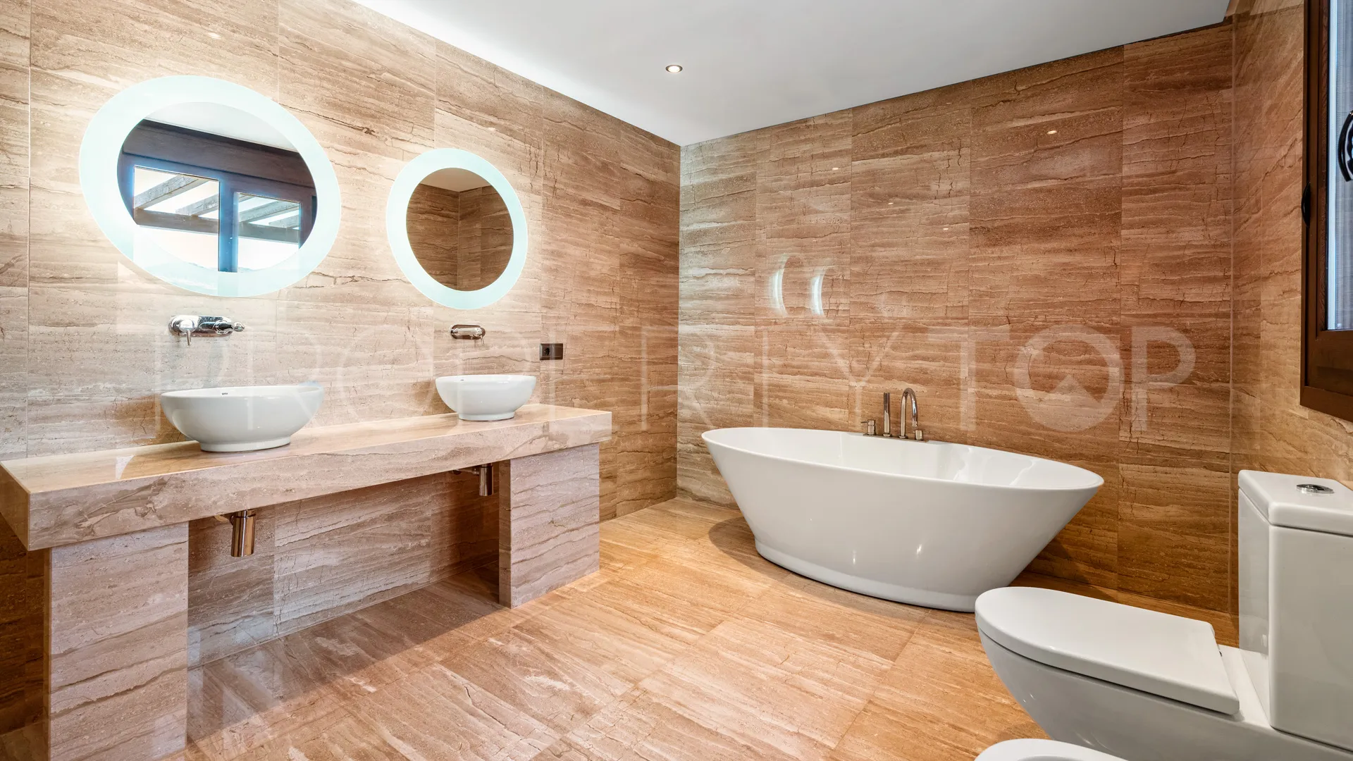 For sale villa with 4 bedrooms in Elviria