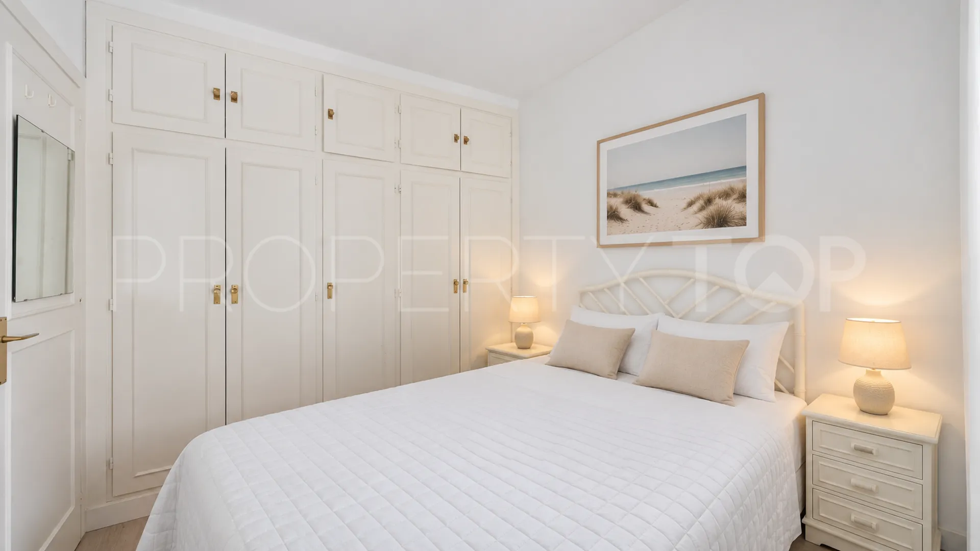 For sale 2 bedrooms town house in Los Altos de los Monteros