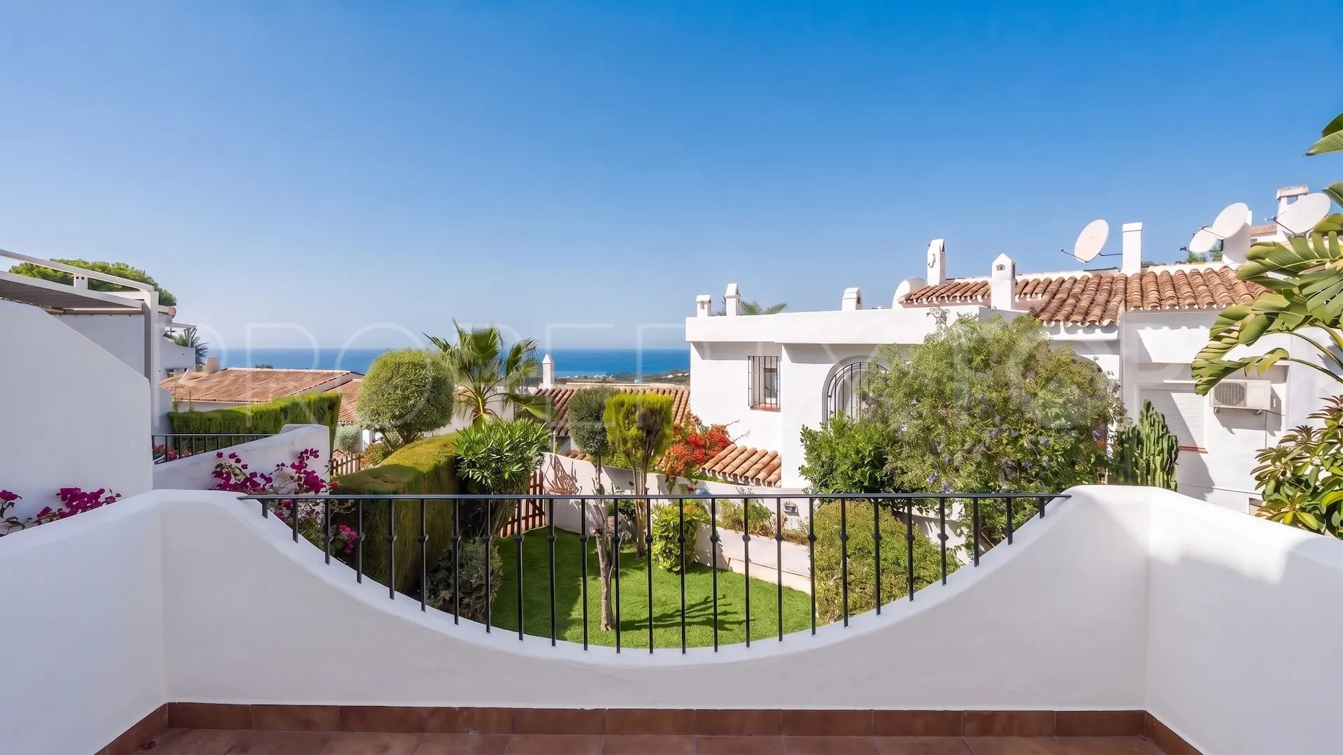 For sale 2 bedrooms town house in Los Altos de los Monteros
