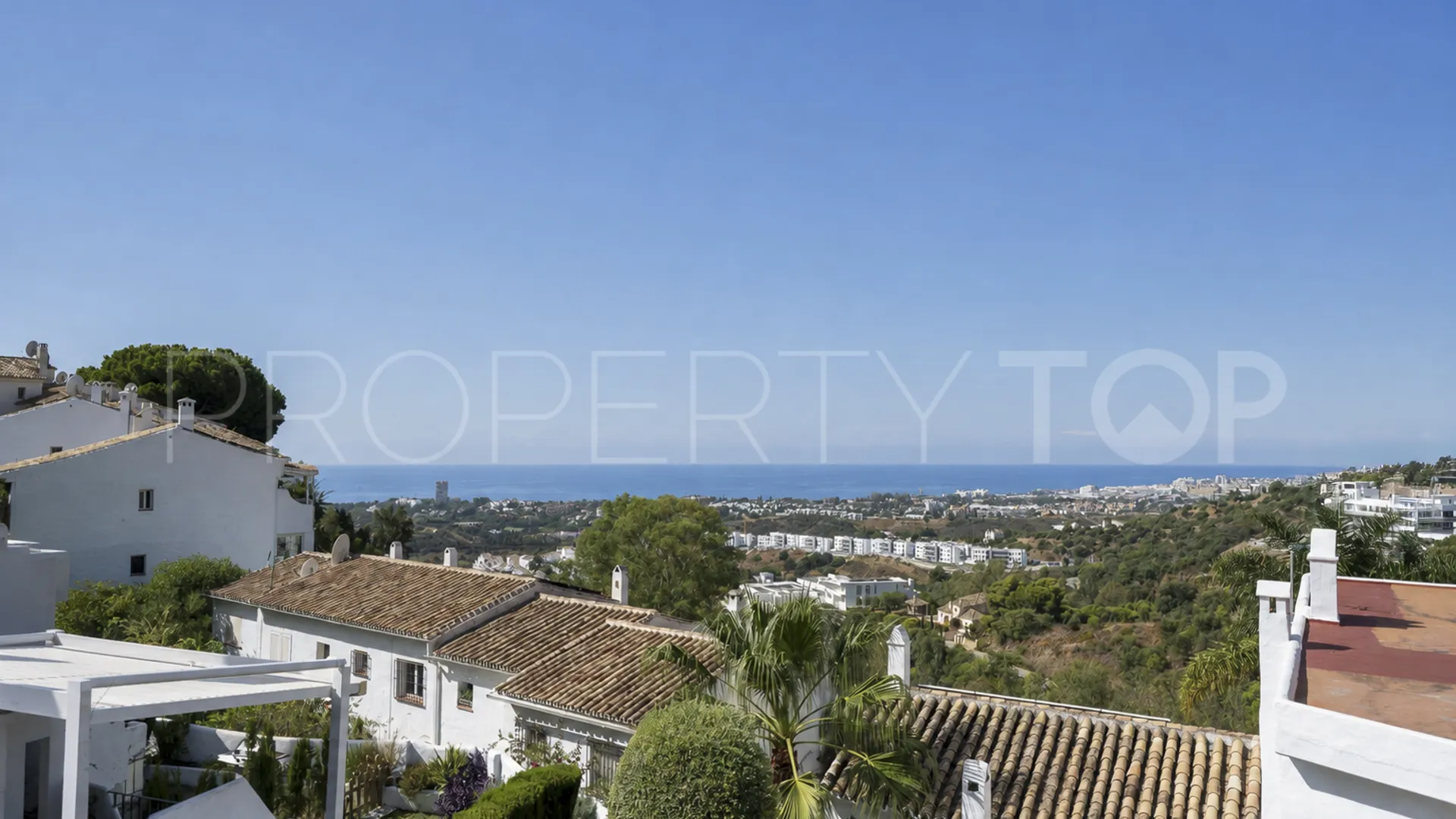 For sale 2 bedrooms town house in Los Altos de los Monteros
