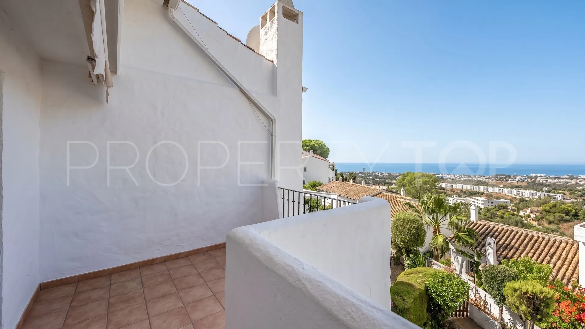 For sale 2 bedrooms town house in Los Altos de los Monteros