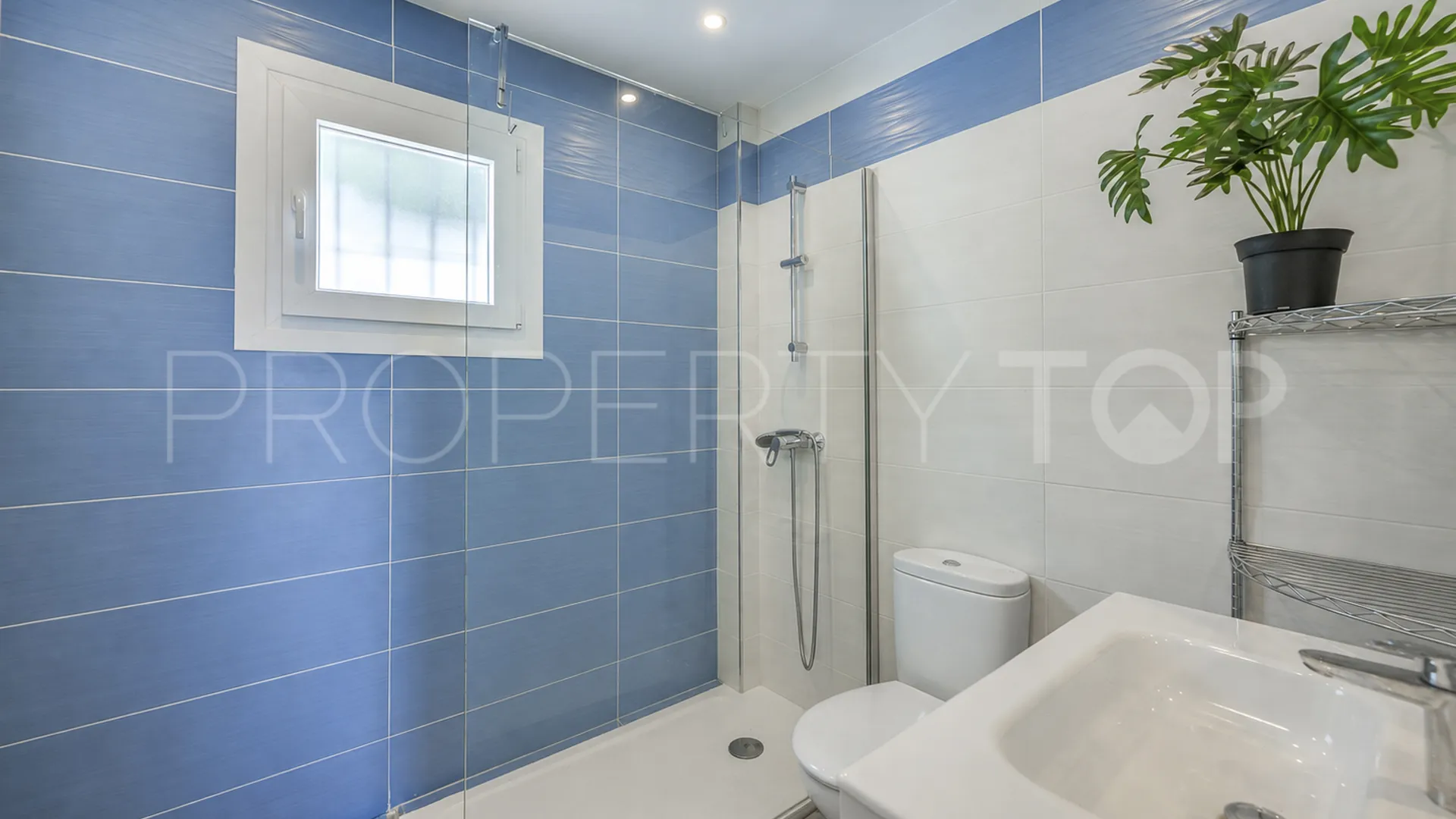 For sale 2 bedrooms town house in Los Altos de los Monteros