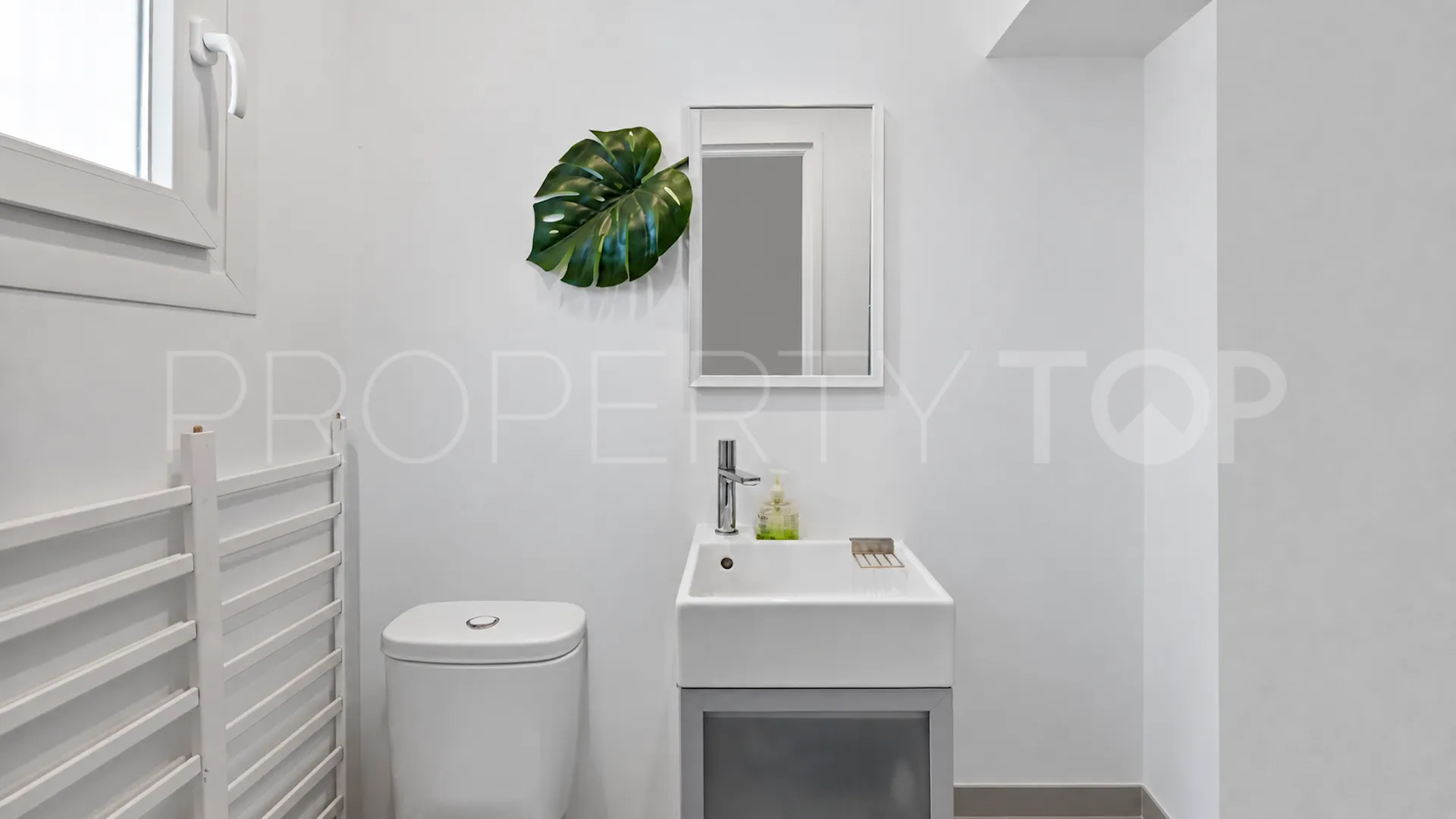 For sale 2 bedrooms town house in Los Altos de los Monteros