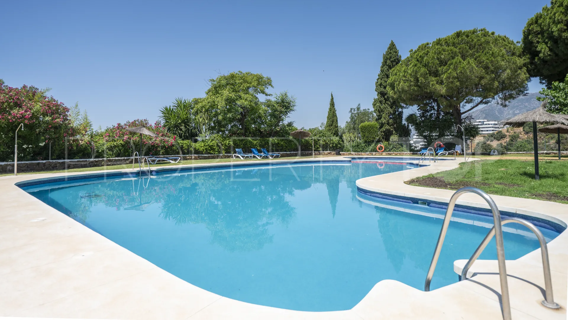 For sale 2 bedrooms town house in Los Altos de los Monteros