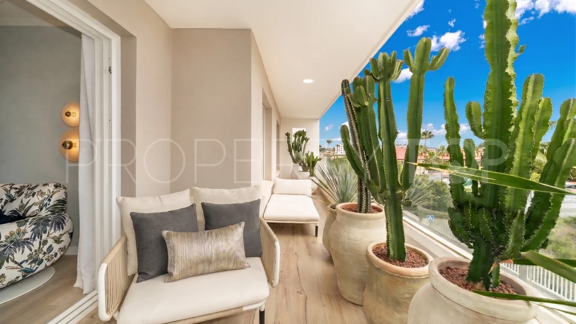For sale apartment with 3 bedrooms in Las Brisas