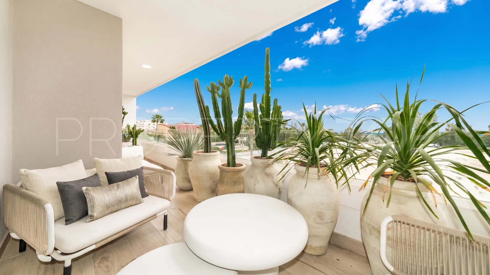 For sale apartment with 3 bedrooms in Las Brisas
