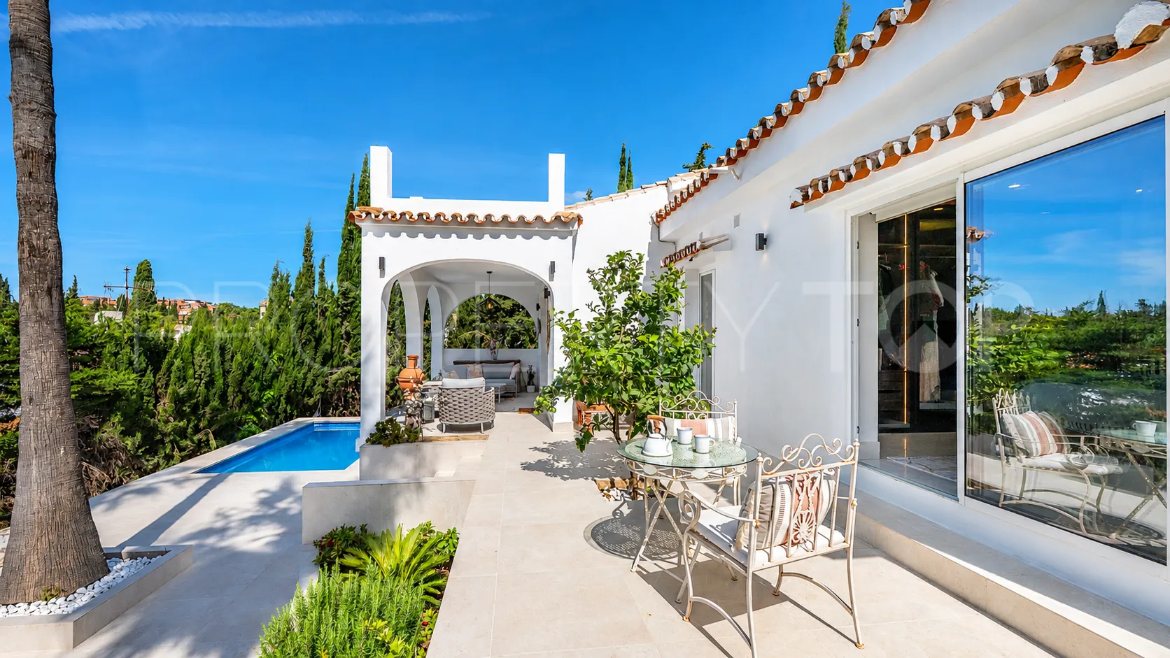 For sale house in Elviria