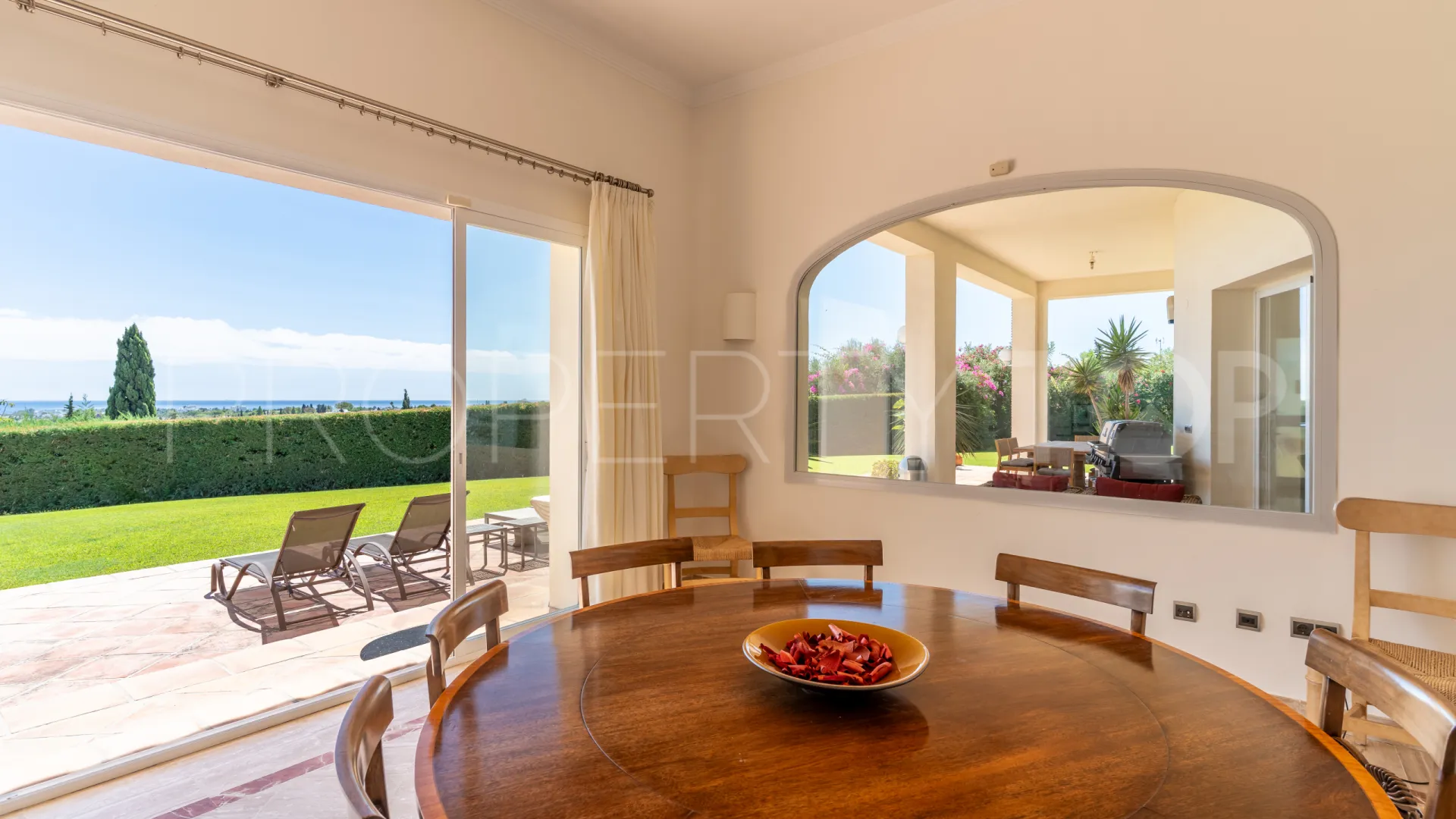 For sale Los Arqueros villa with 5 bedrooms
