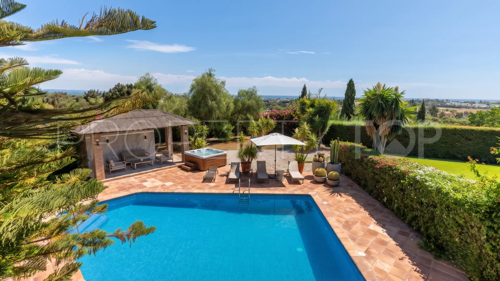 For sale Los Arqueros villa with 5 bedrooms