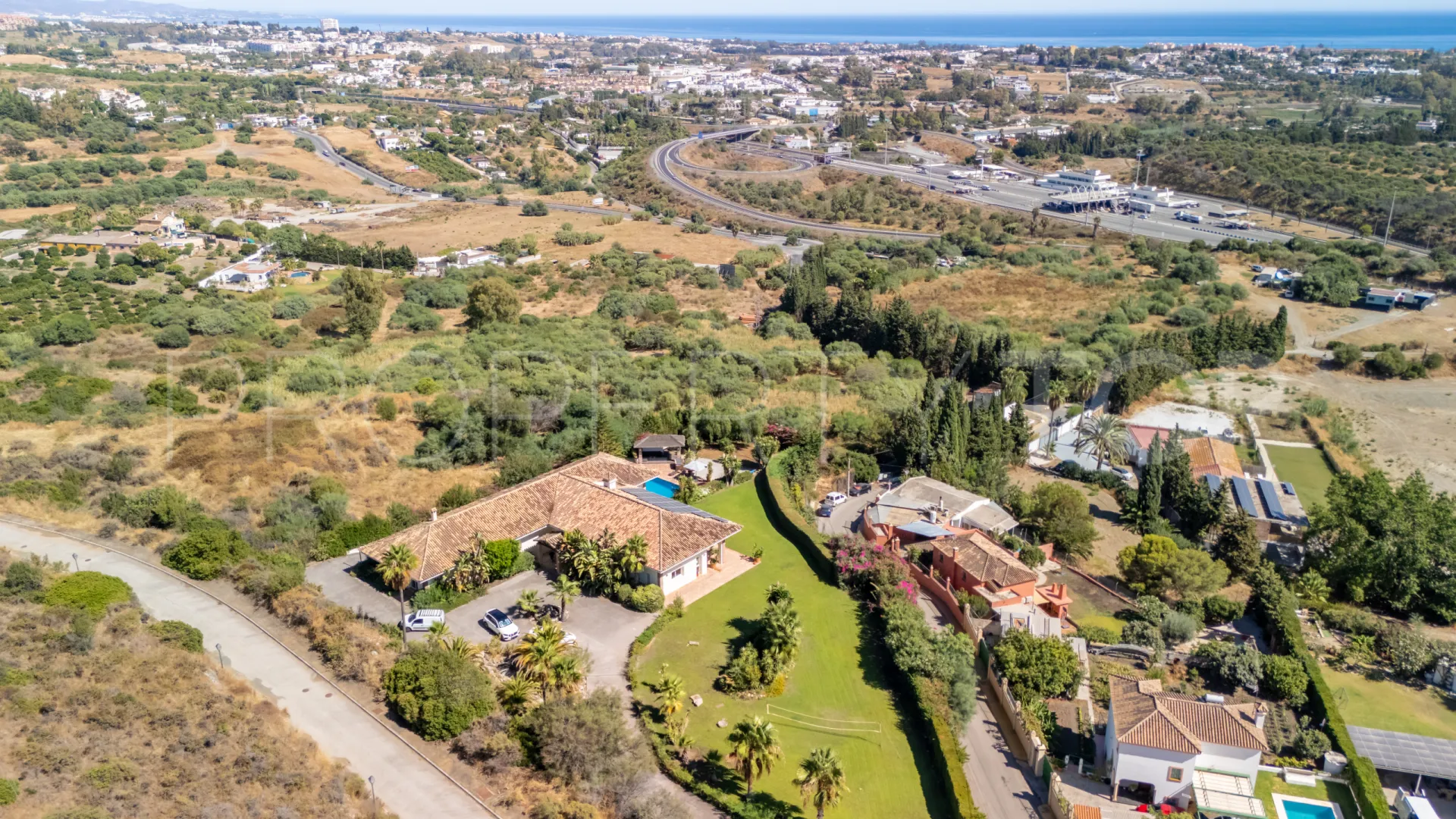 For sale Los Arqueros villa with 5 bedrooms