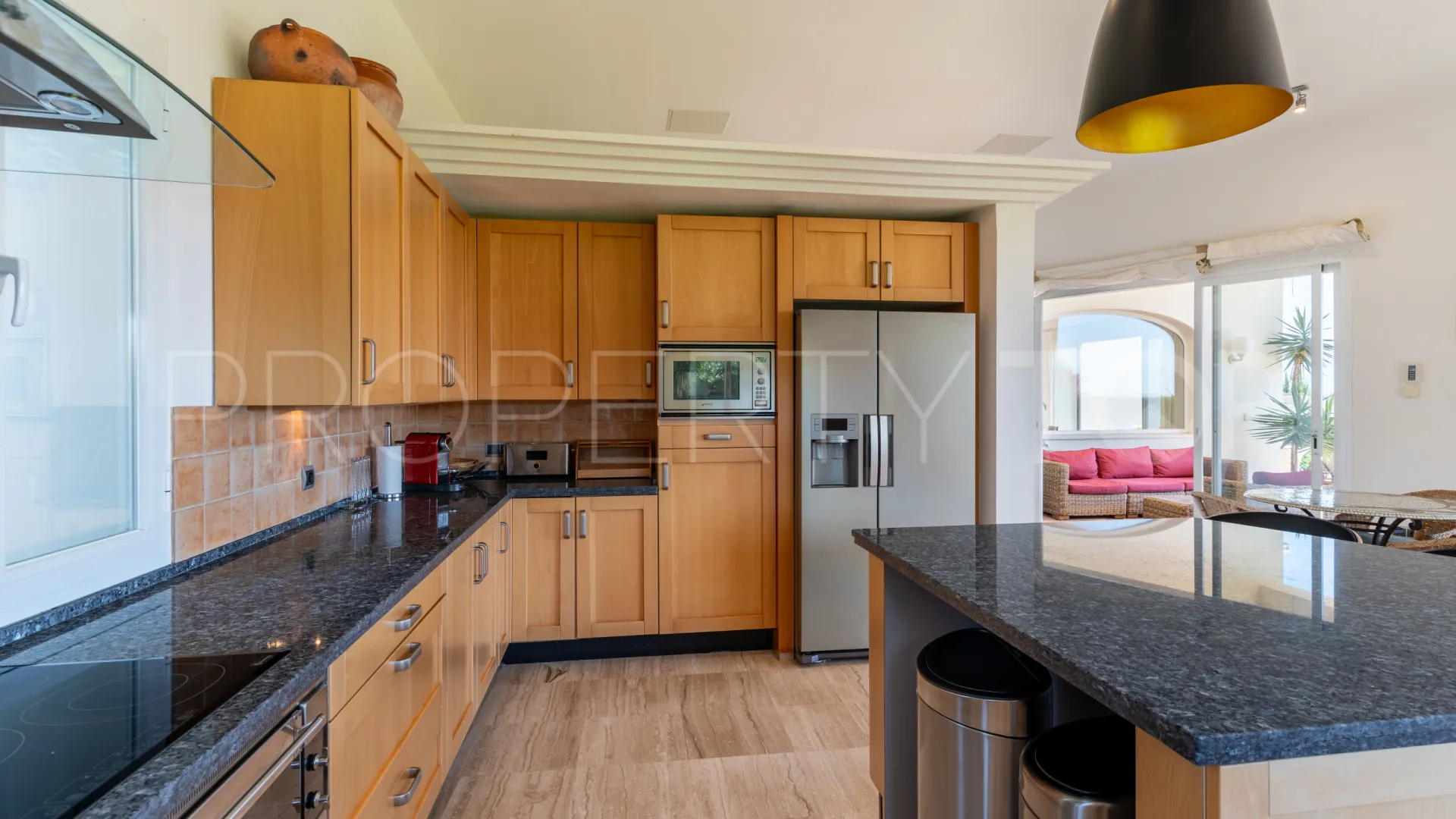 For sale Los Arqueros villa with 5 bedrooms