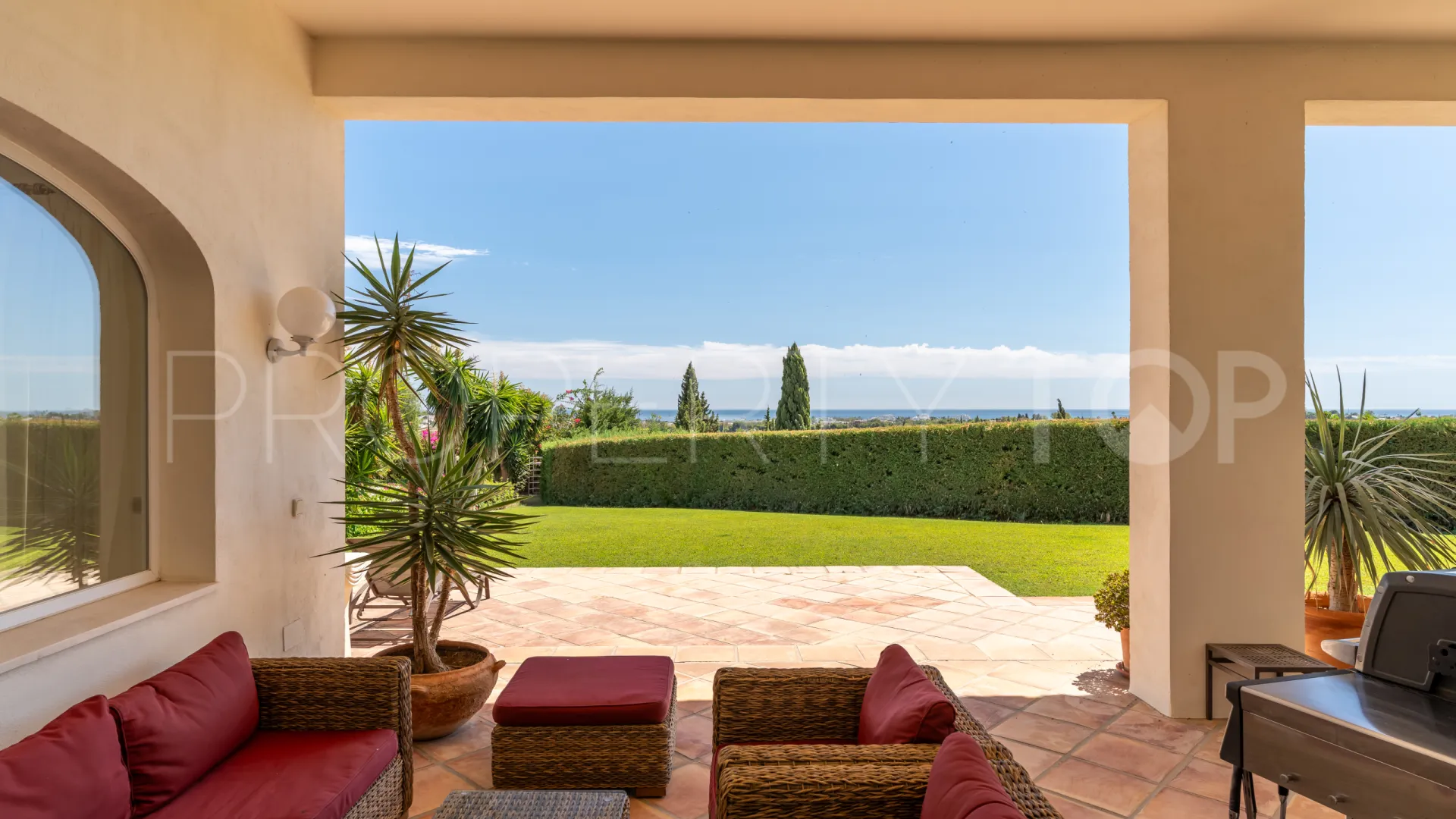 For sale Los Arqueros villa with 5 bedrooms