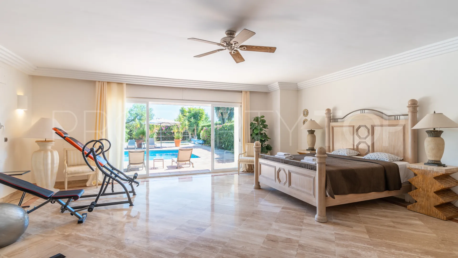 For sale Los Arqueros villa with 5 bedrooms