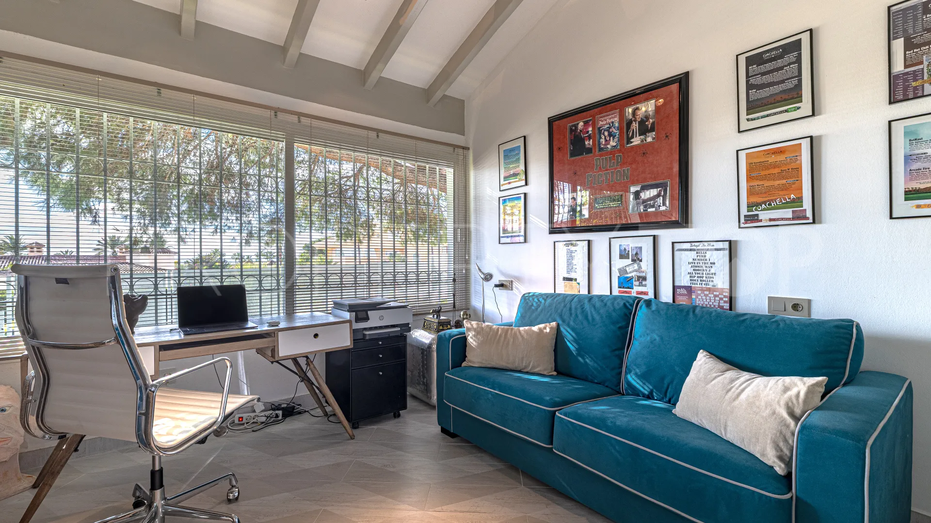 Buy 5 bedrooms house in Las Chapas