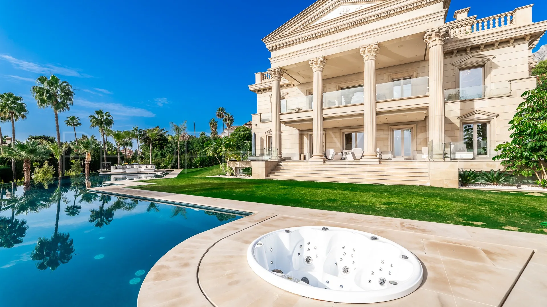 Sierra Blanca 7 bedrooms villa for sale