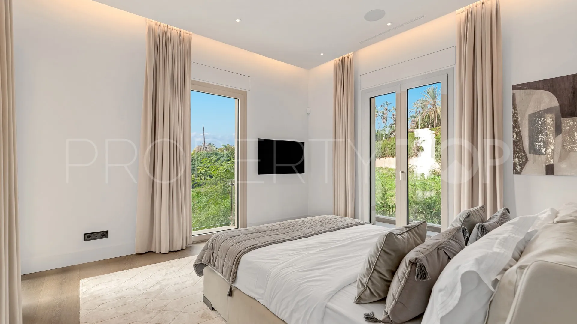 Sierra Blanca 7 bedrooms villa for sale