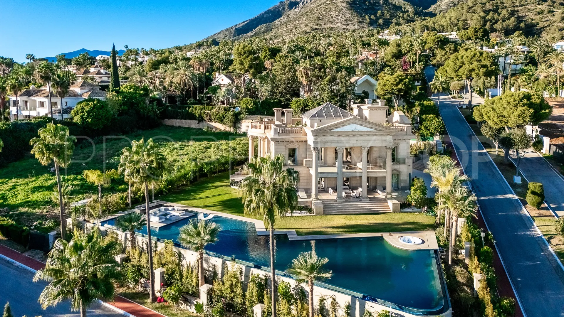 Sierra Blanca 7 bedrooms villa for sale