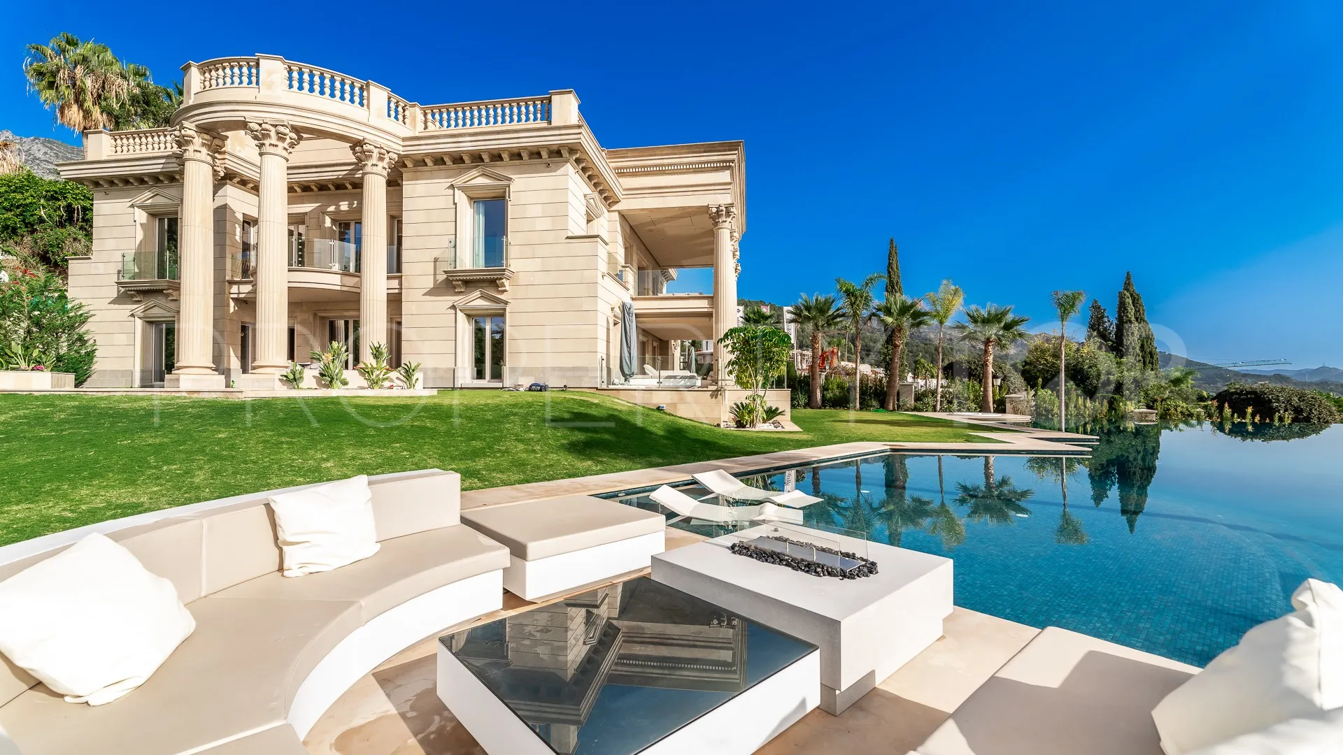 Sierra Blanca 7 bedrooms villa for sale