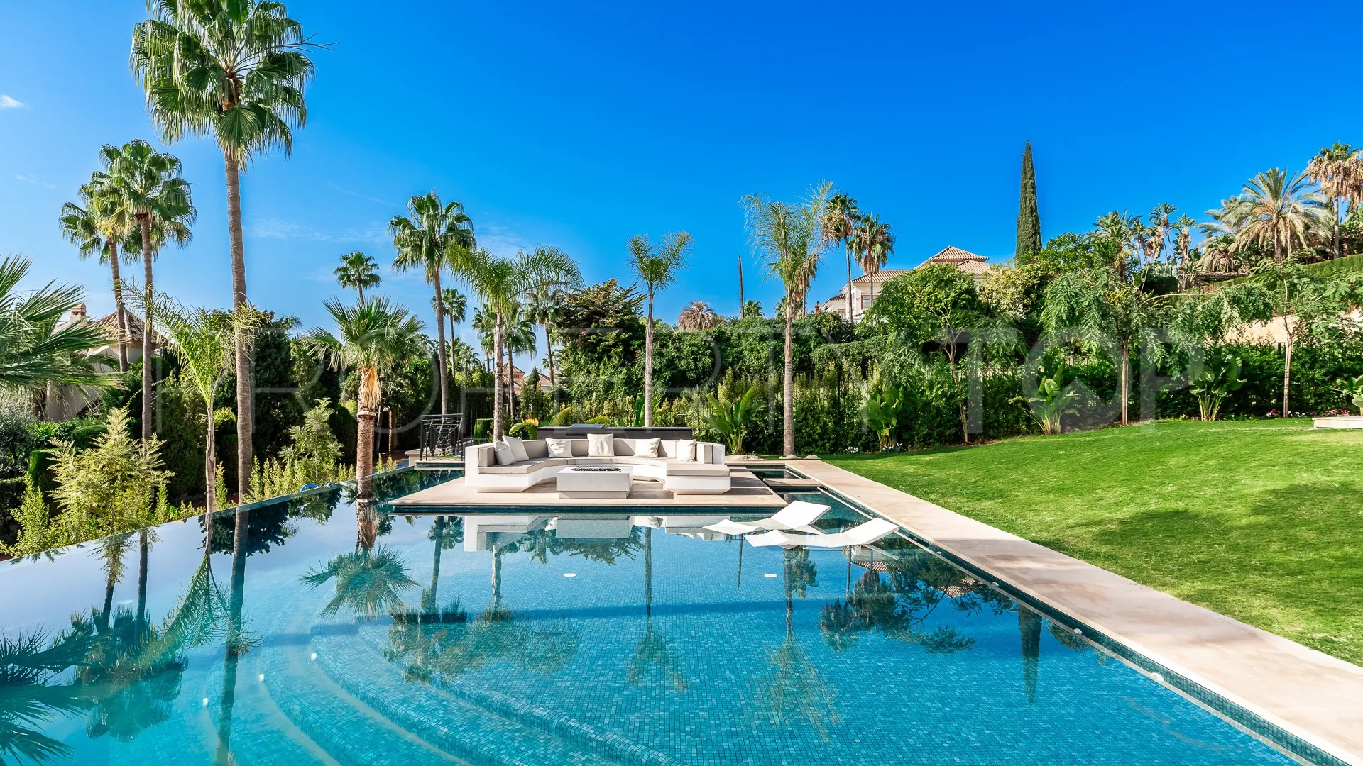 Sierra Blanca 7 bedrooms villa for sale