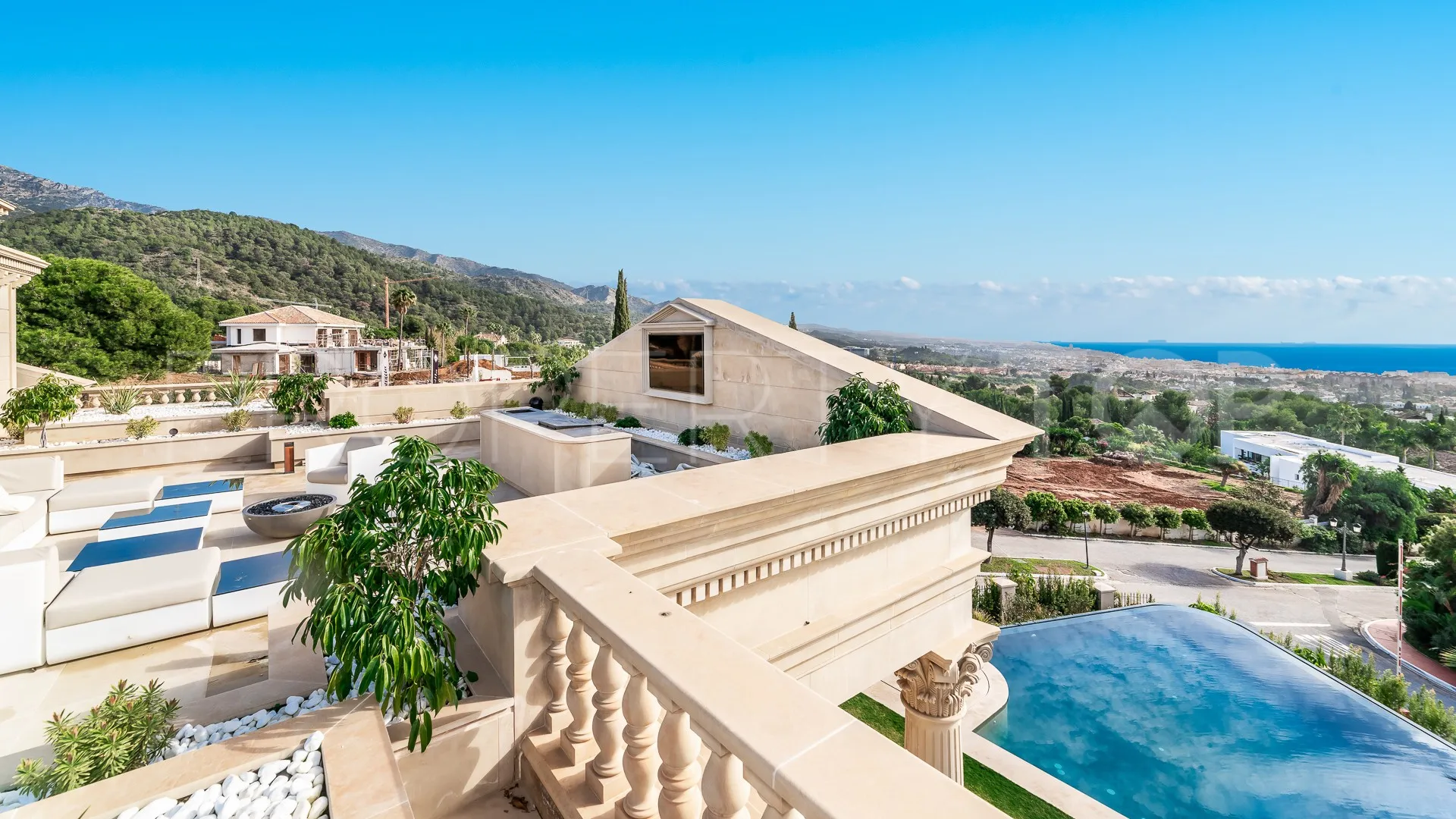 Sierra Blanca 7 bedrooms villa for sale