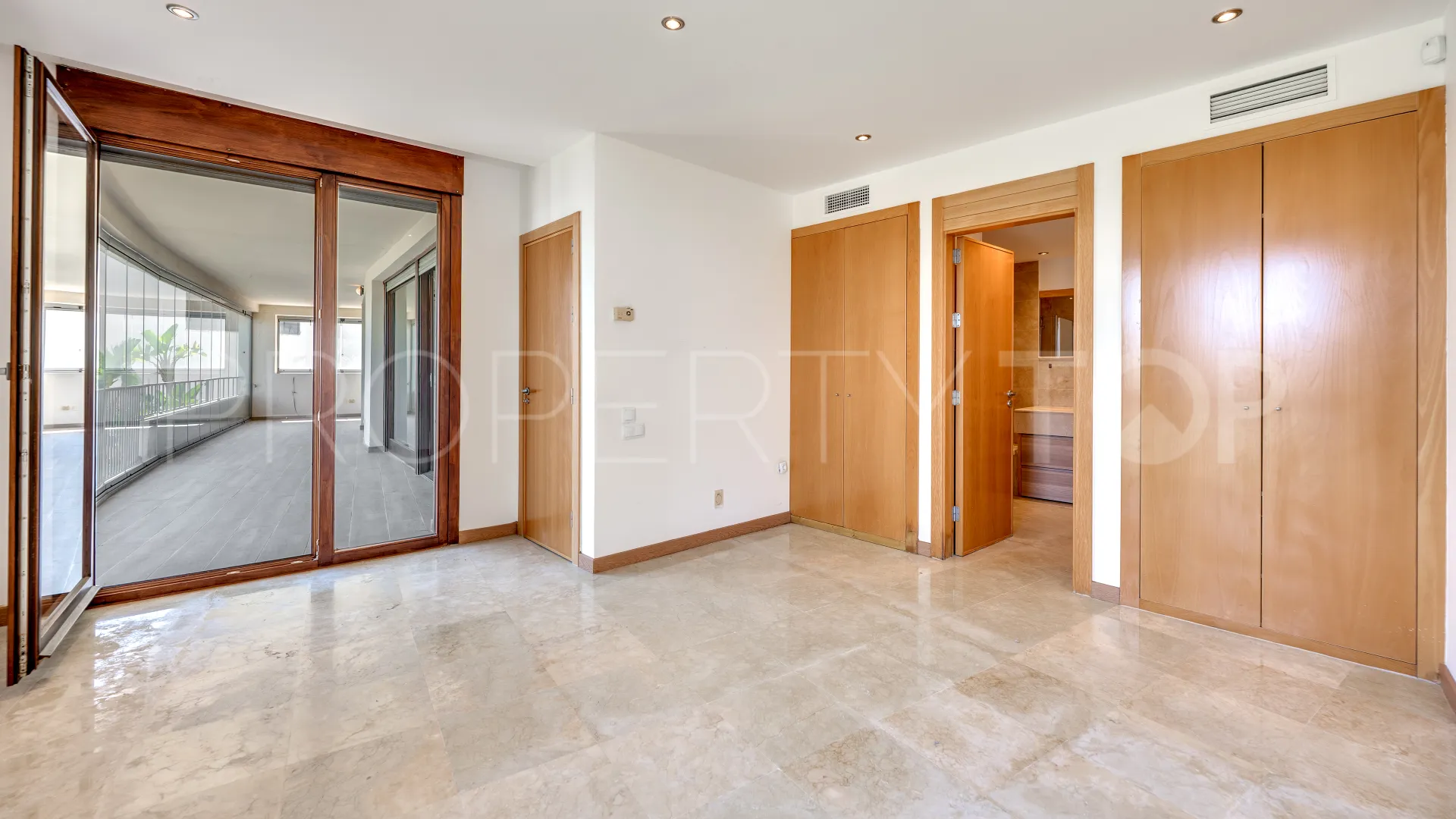 3 bedrooms Los Altos de los Monteros apartment for sale