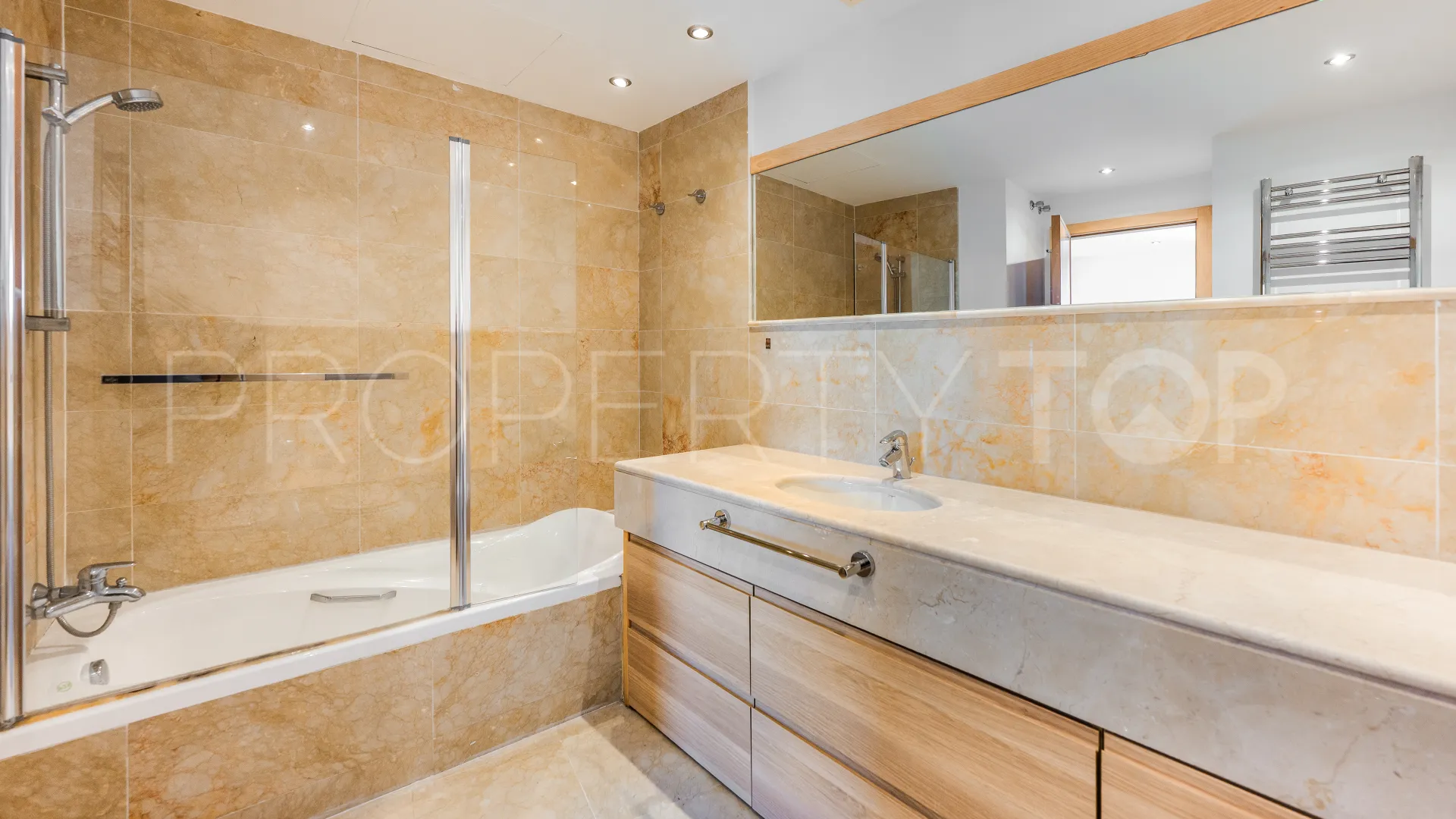 3 bedrooms Los Altos de los Monteros apartment for sale