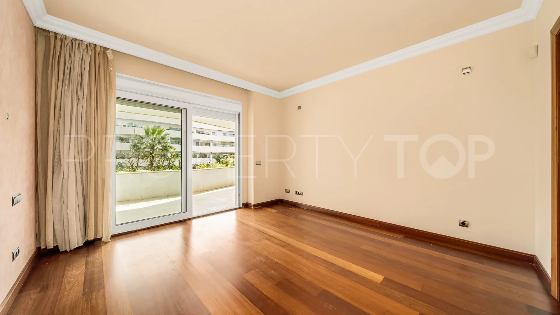 Comprar apartamento en Marbella - Puerto Banus de 2 dormitorios