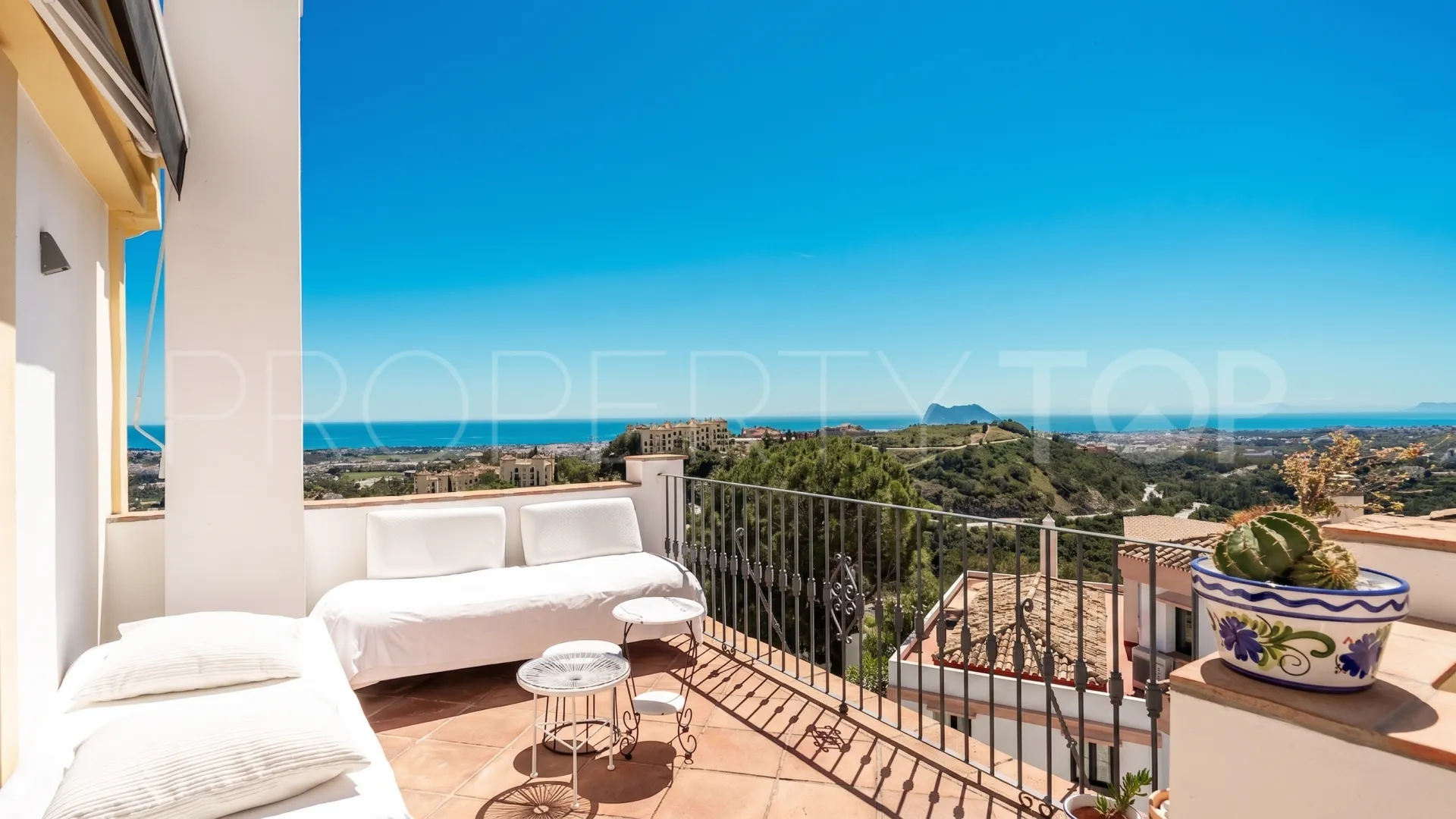 3 bedrooms town house in Benahavis for sale