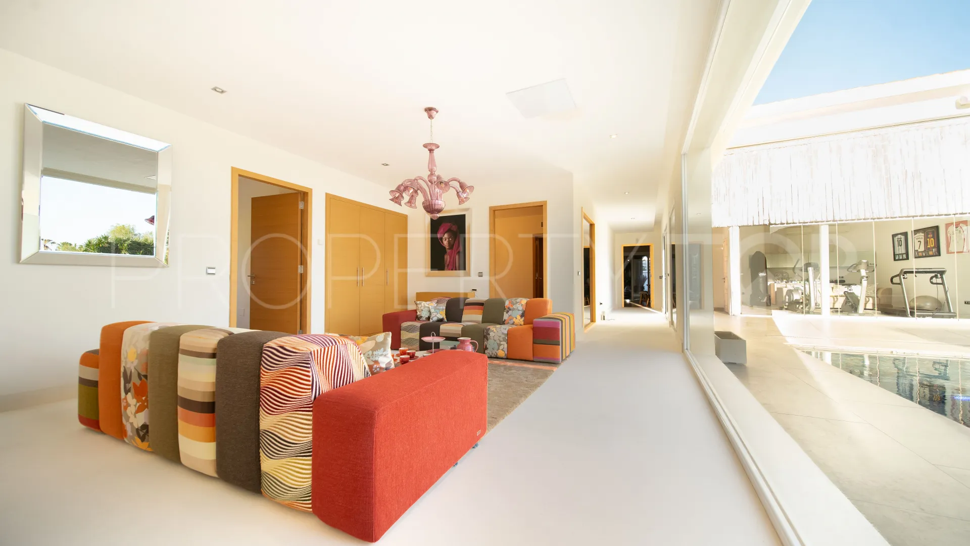 Villa a la venta en Guadalmina Alta con 6 dormitorios