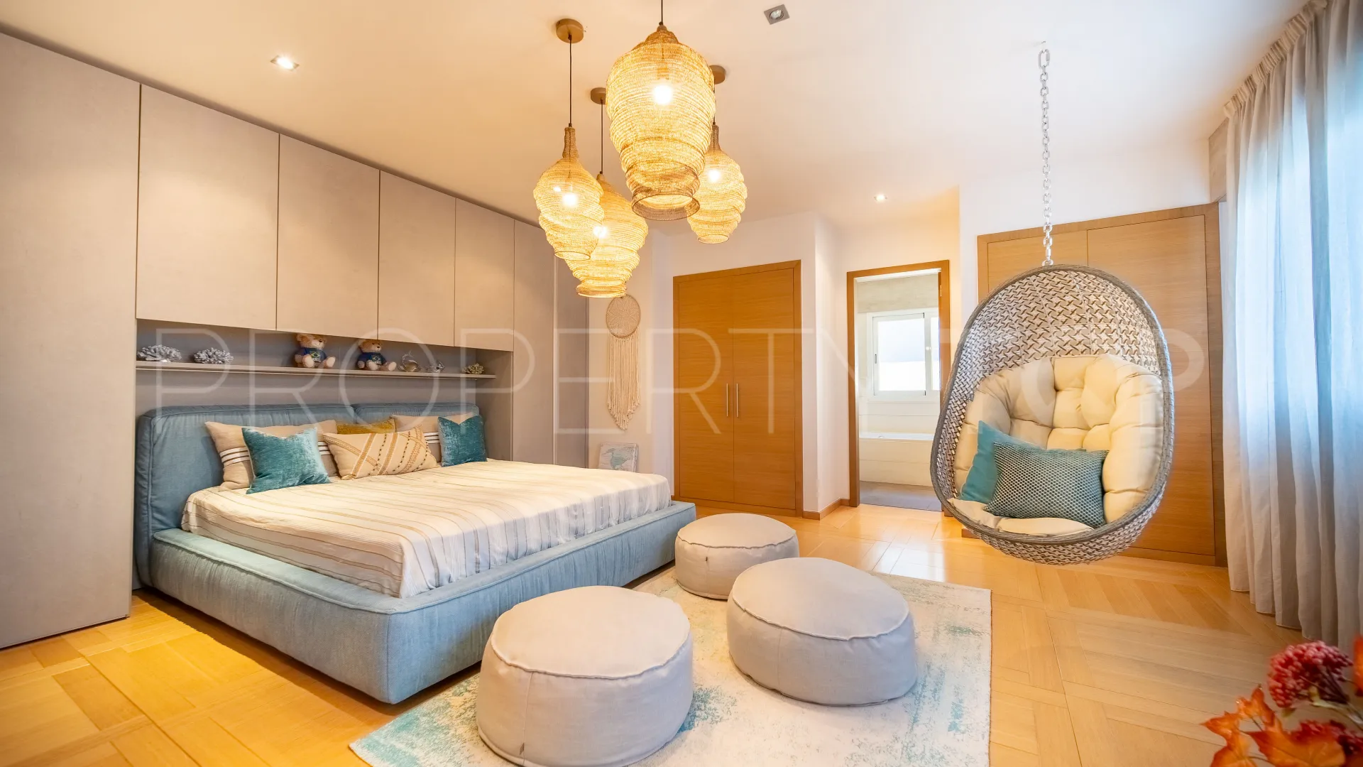 Villa a la venta en Guadalmina Alta con 6 dormitorios