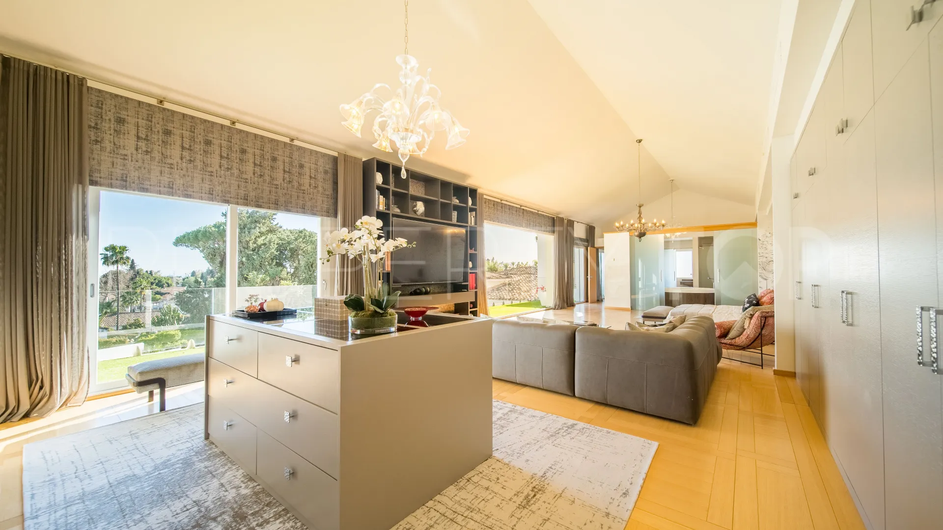 Villa a la venta en Guadalmina Alta con 6 dormitorios