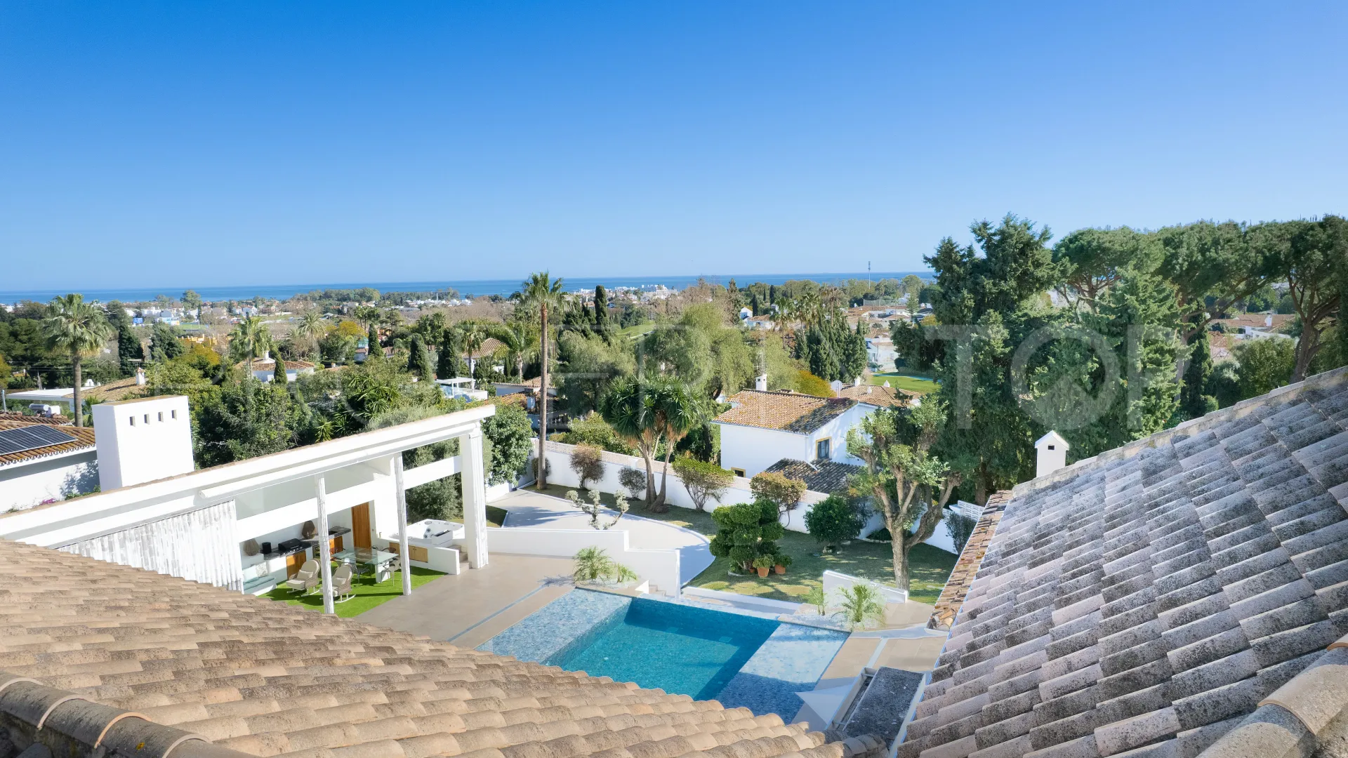 Villa a la venta en Guadalmina Alta con 6 dormitorios