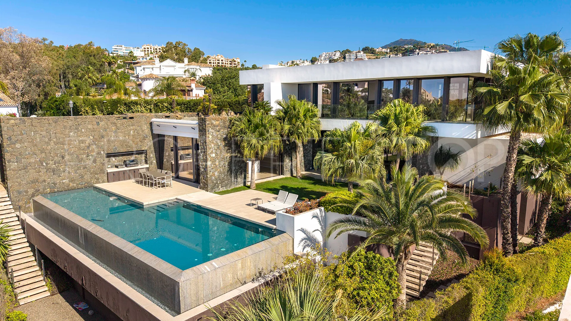 Villa for sale in La Quinta with 7 bedrooms