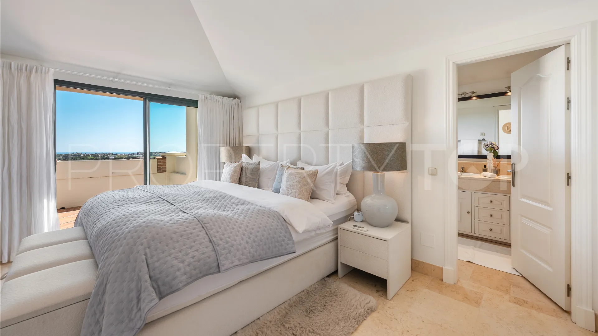 Penthouse for sale in Los Arqueros