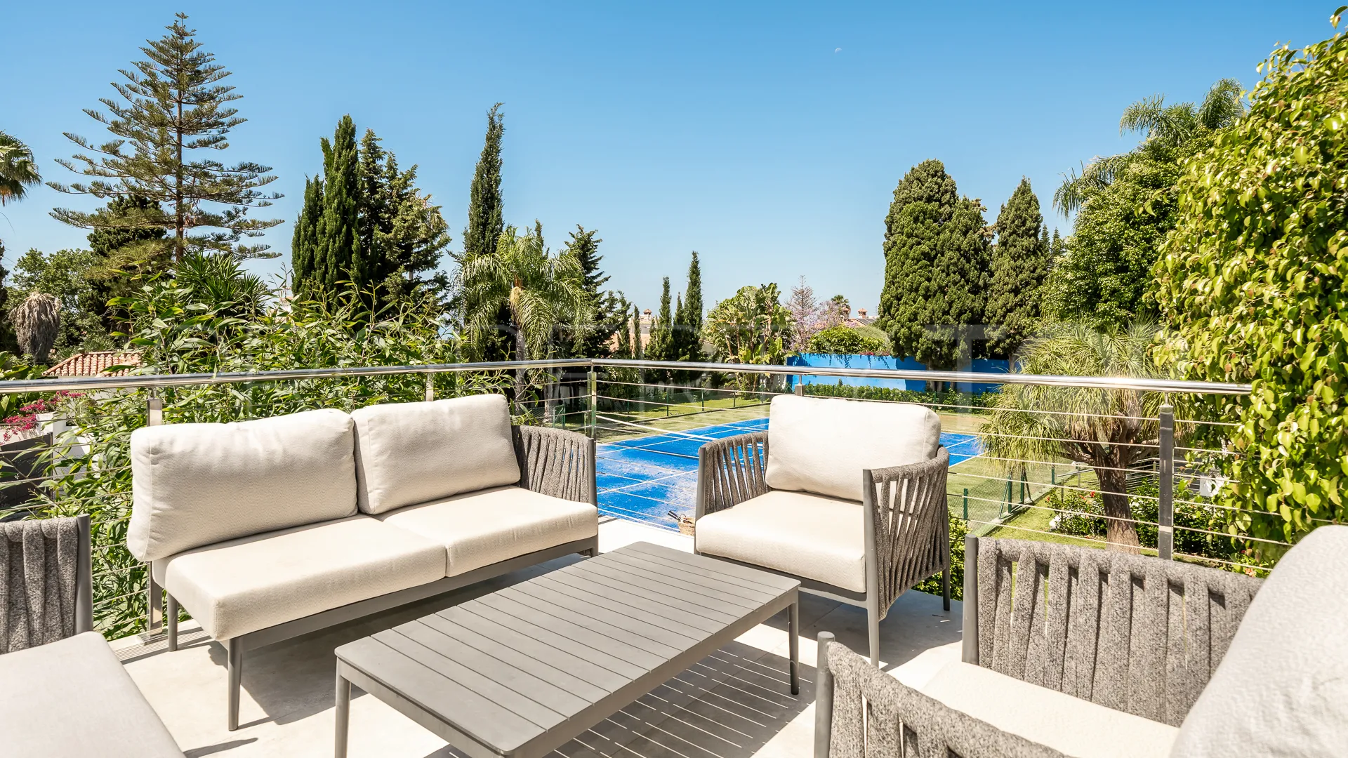 Buy Rio Real 5 bedrooms villa
