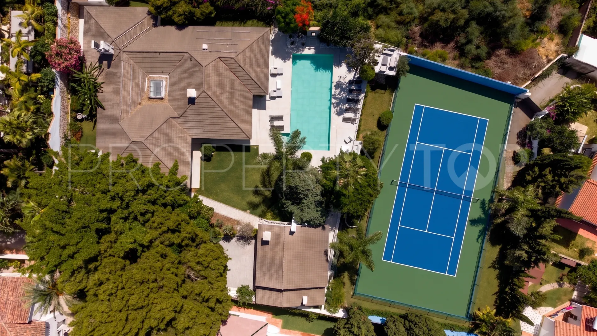 Buy Rio Real 5 bedrooms villa