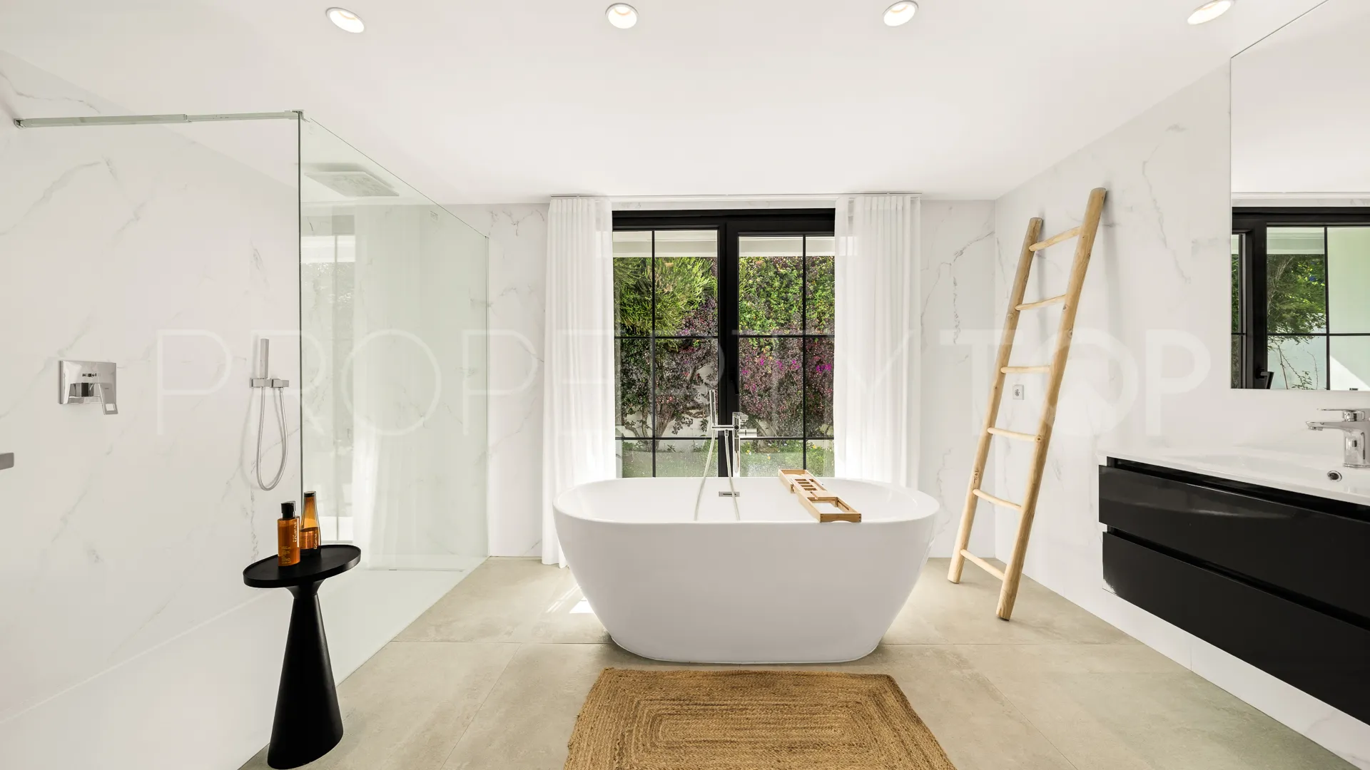 Buy Rio Real 5 bedrooms villa