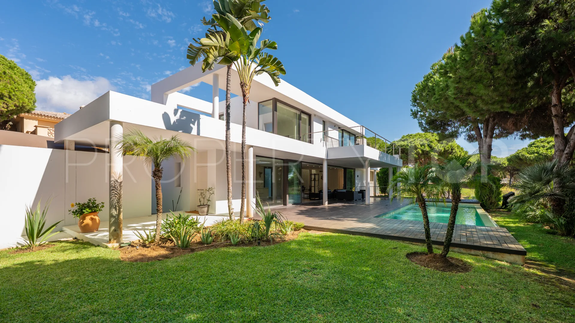 Villa en venta en Cabopino