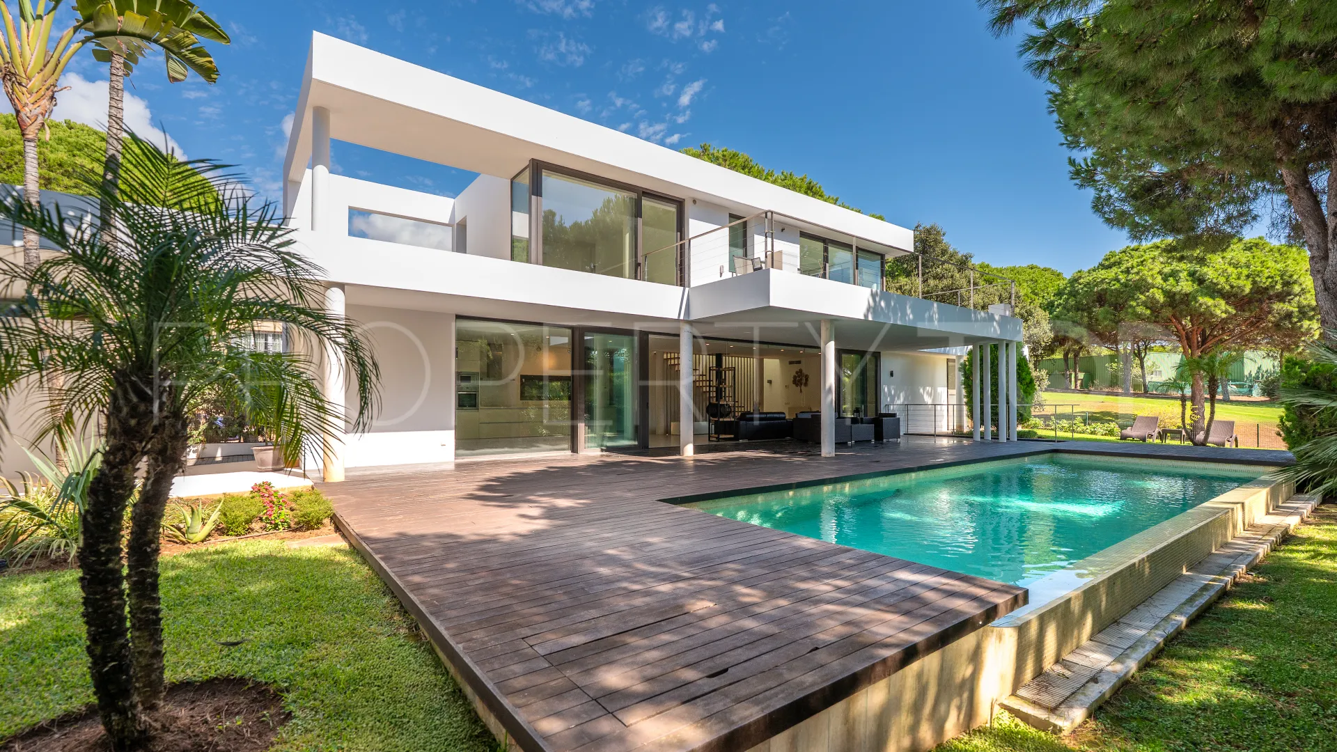 Villa en venta en Cabopino