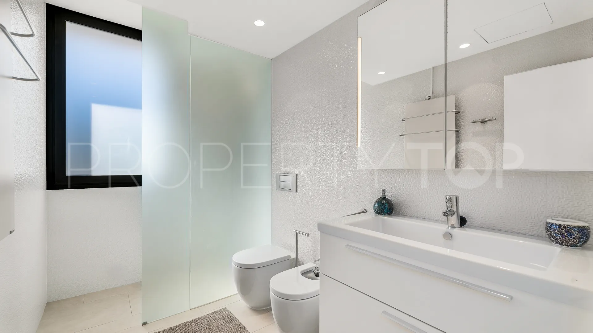 Villa en venta en Cabopino
