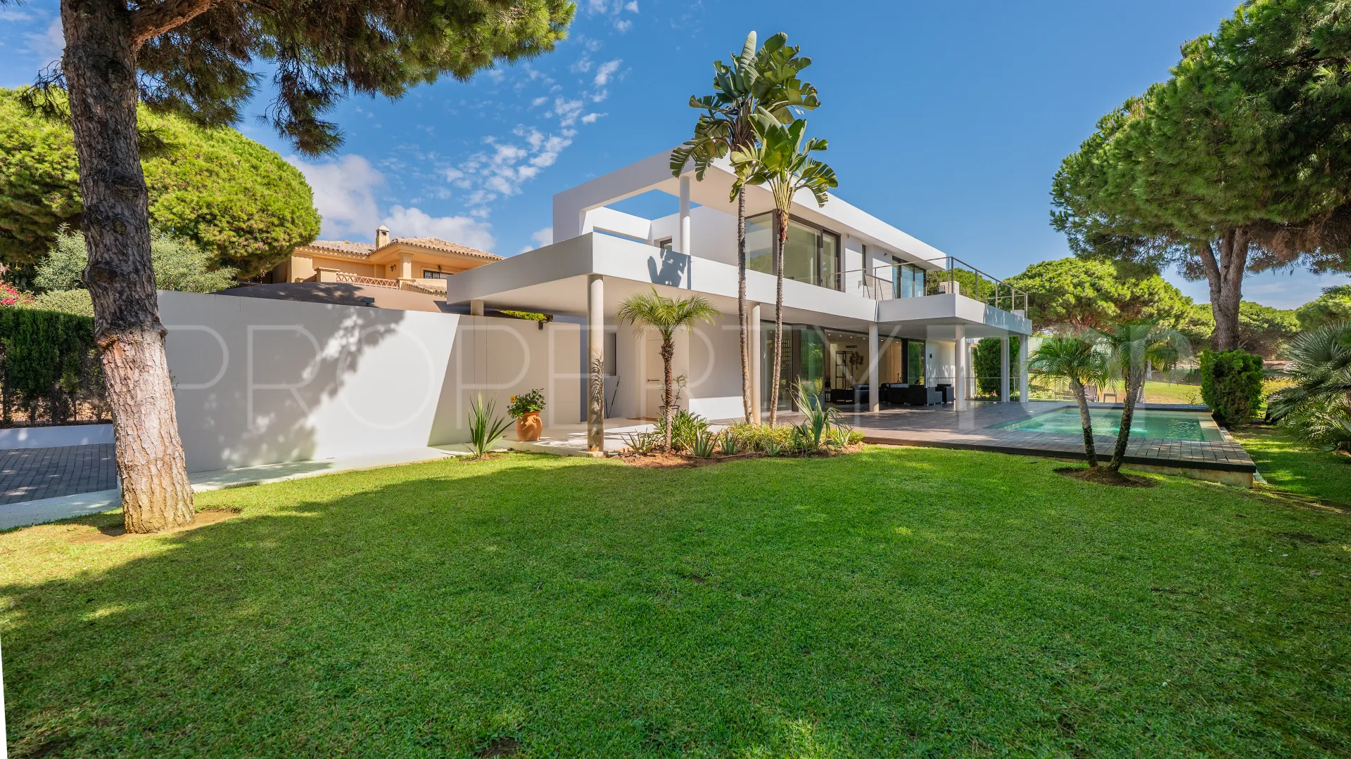 Villa en venta en Cabopino