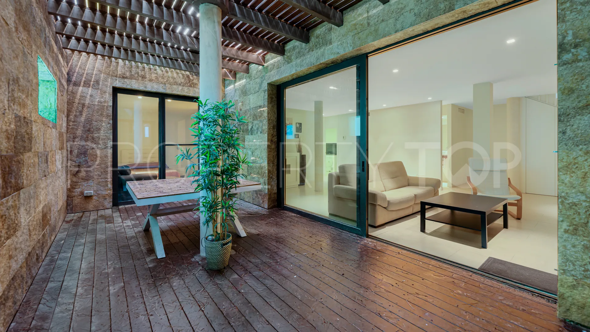 Villa en venta en Cabopino
