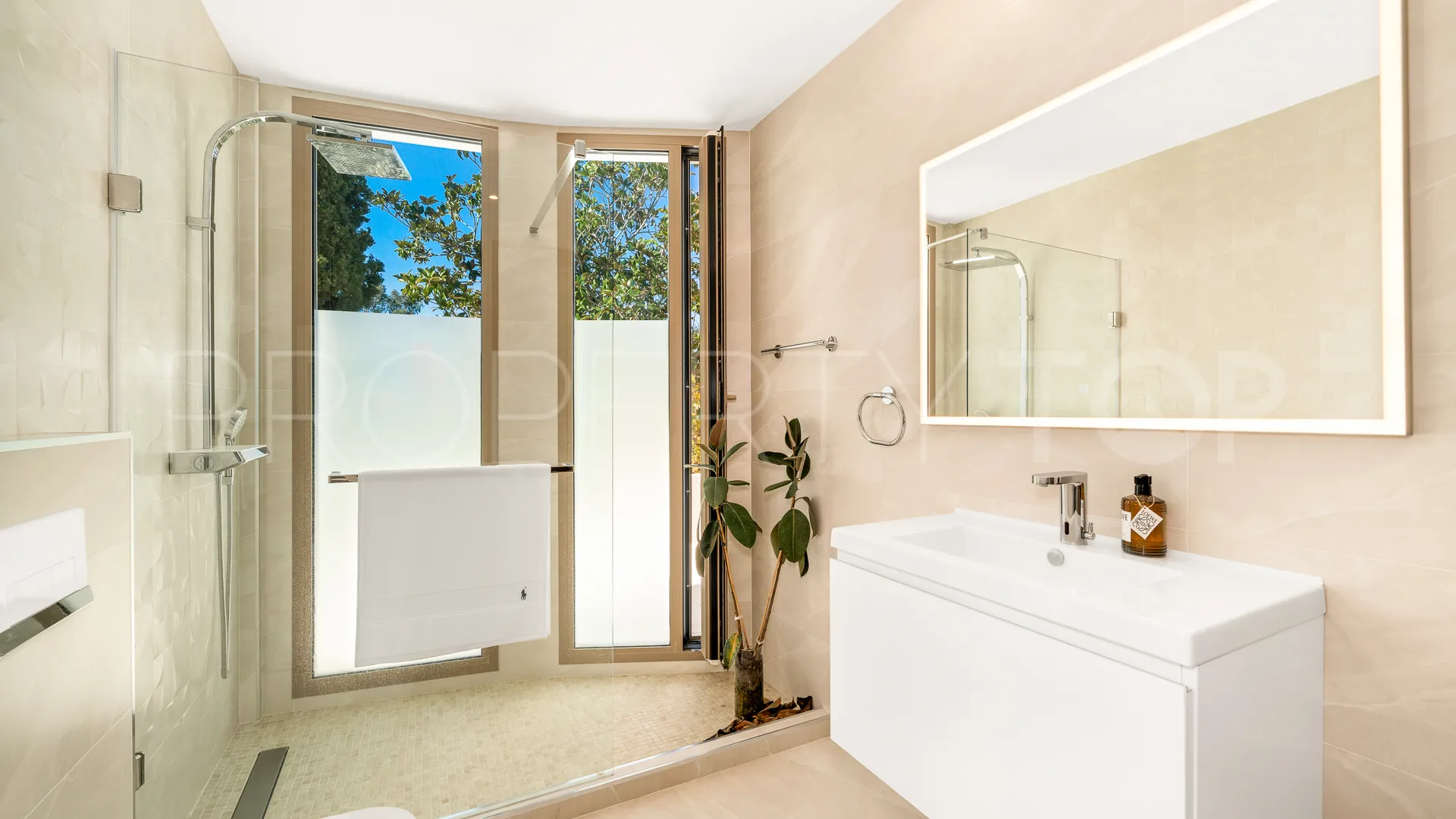 Guadalmina Baja 6 bedrooms villa for sale